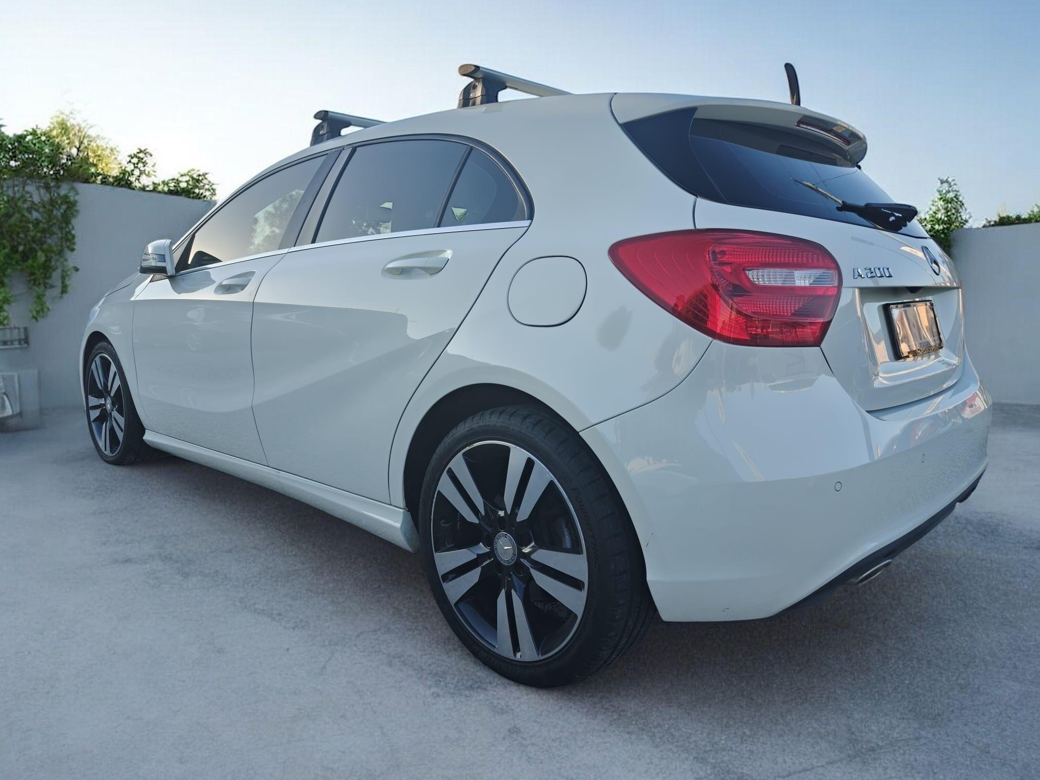 MERCEDES-BENZ A200