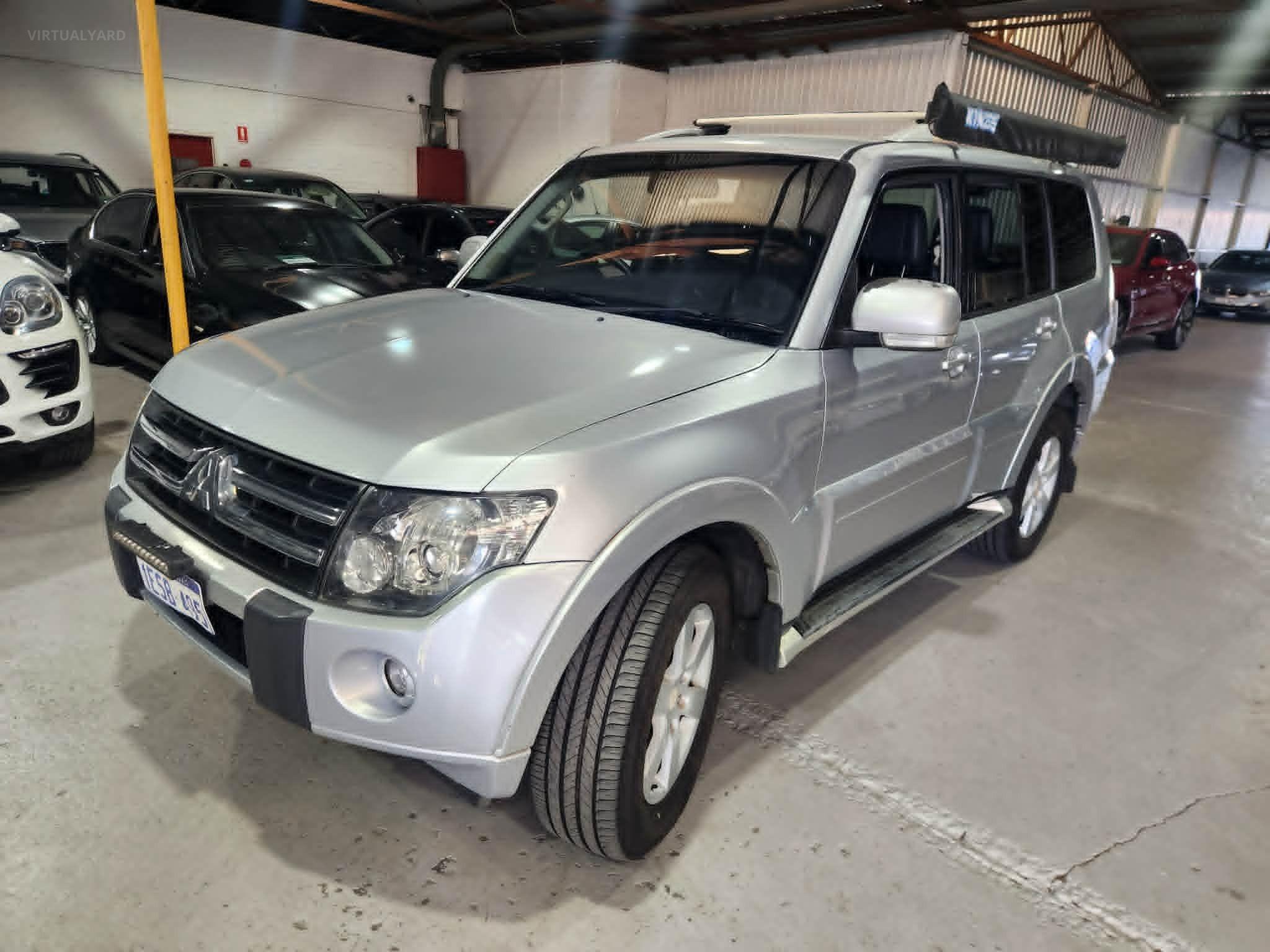 MITSUBISHI PAJERO