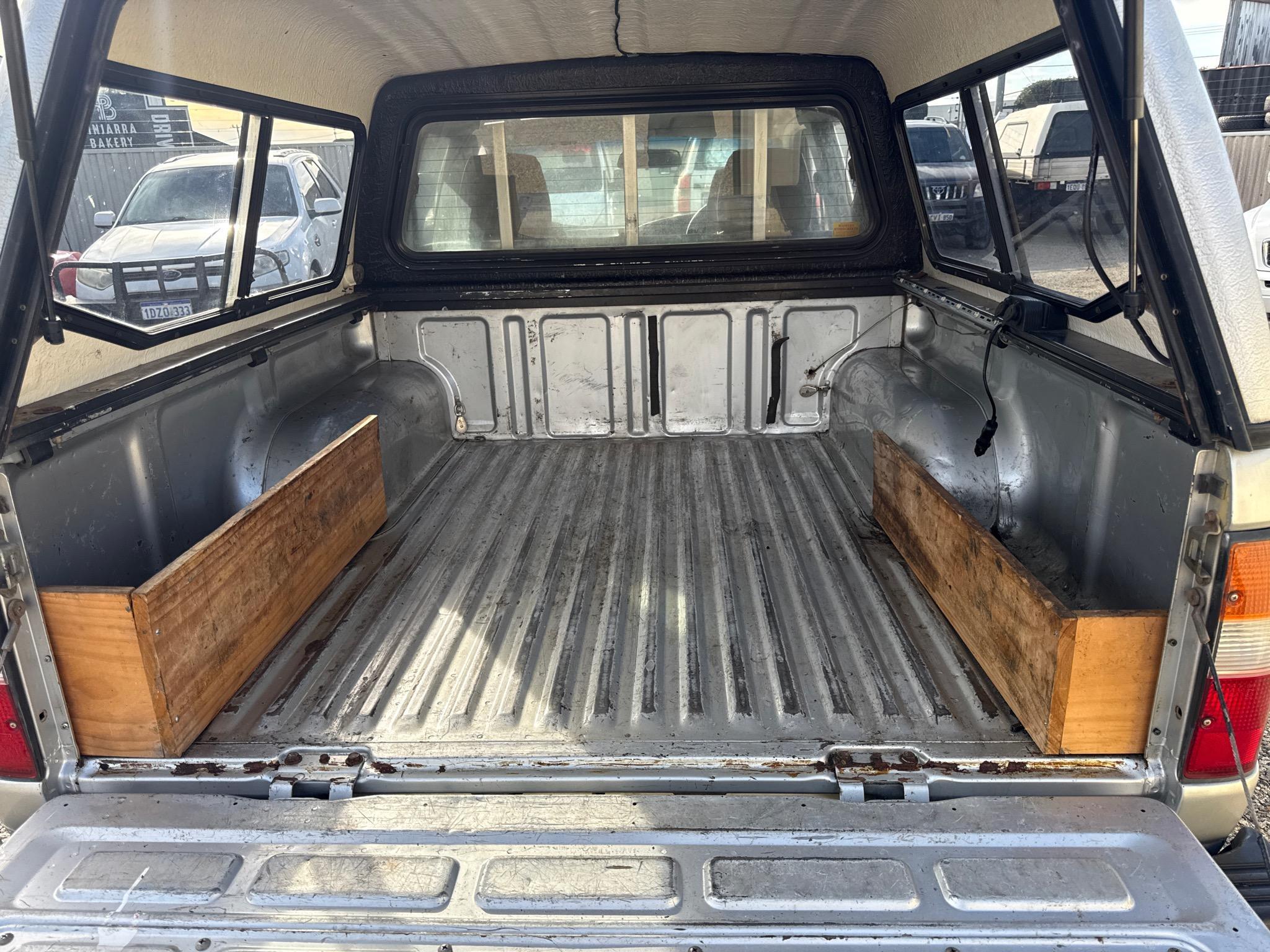 MAZDA B2500