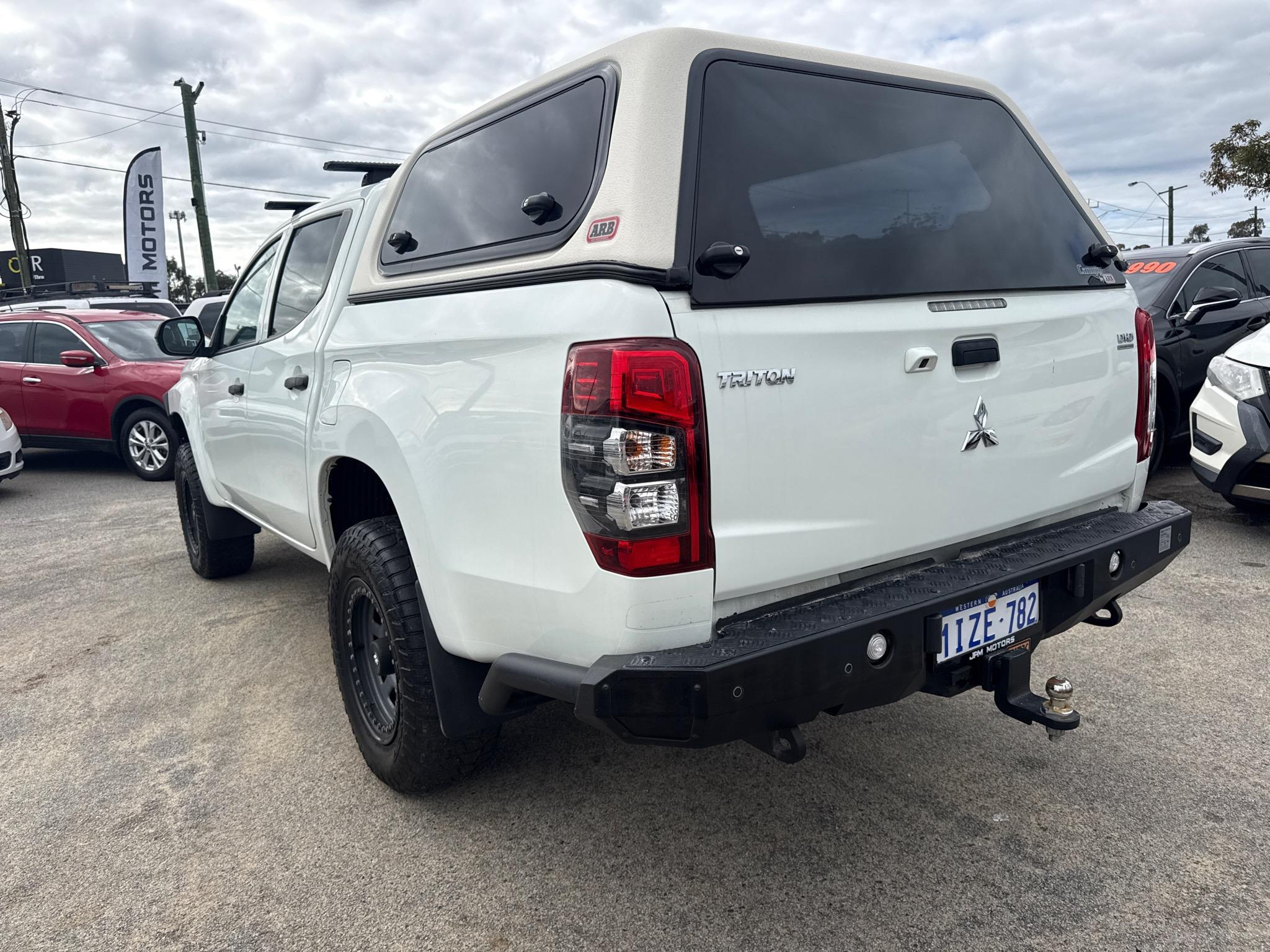 MITSUBISHI TRITON