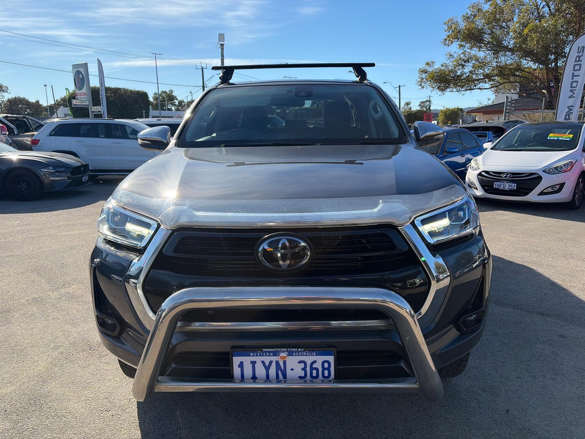 TOYOTA HILUX