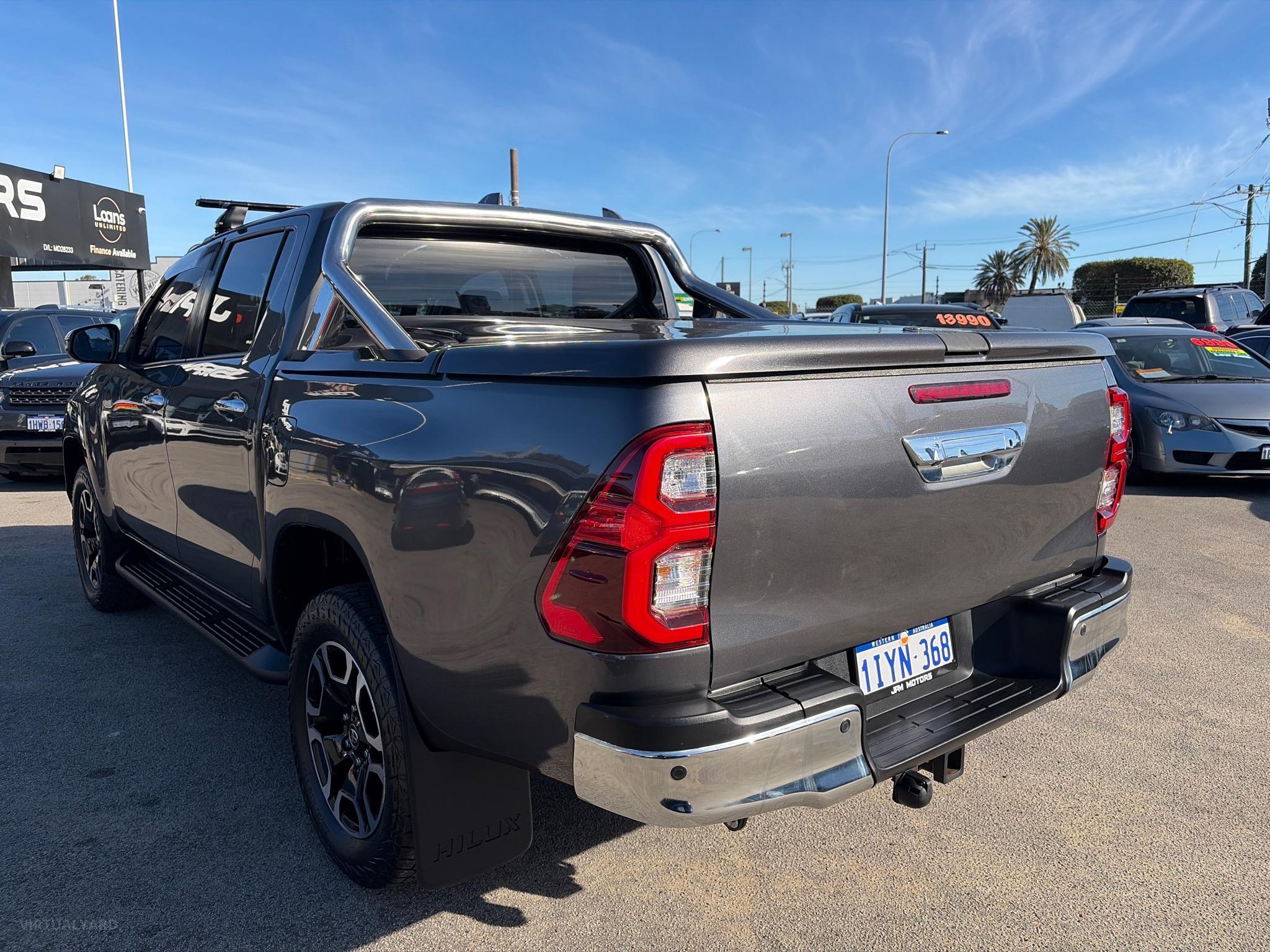 TOYOTA HILUX