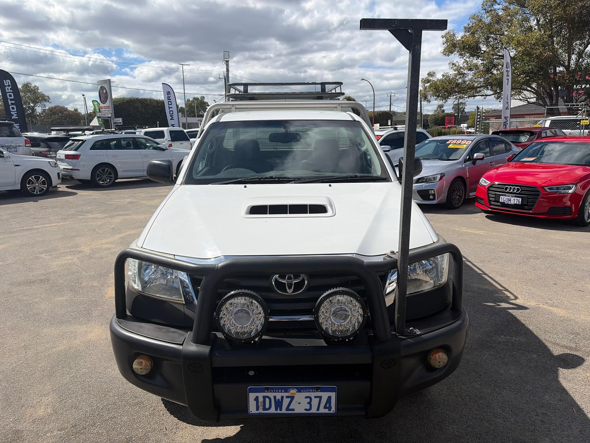 TOYOTA HILUX