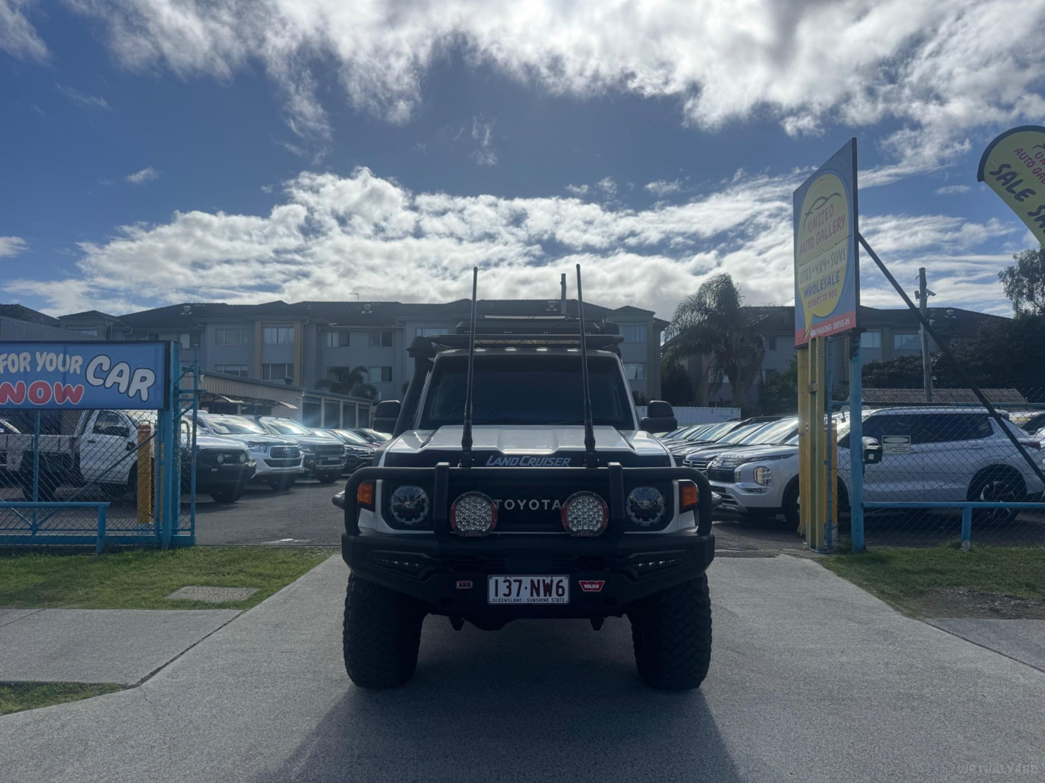 TOYOTA LANDCRUISER 70 SERIES
