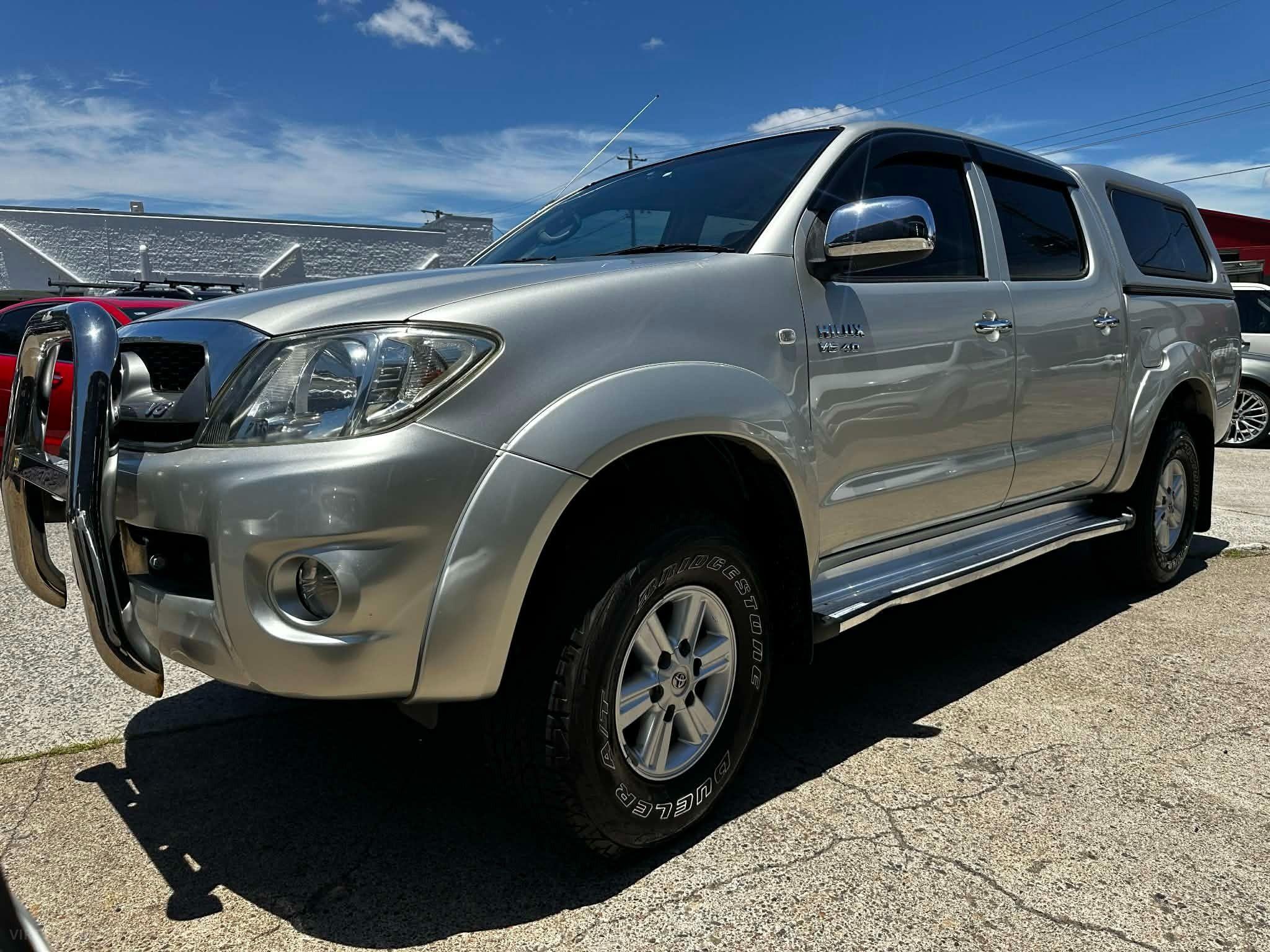 TOYOTA HILUX