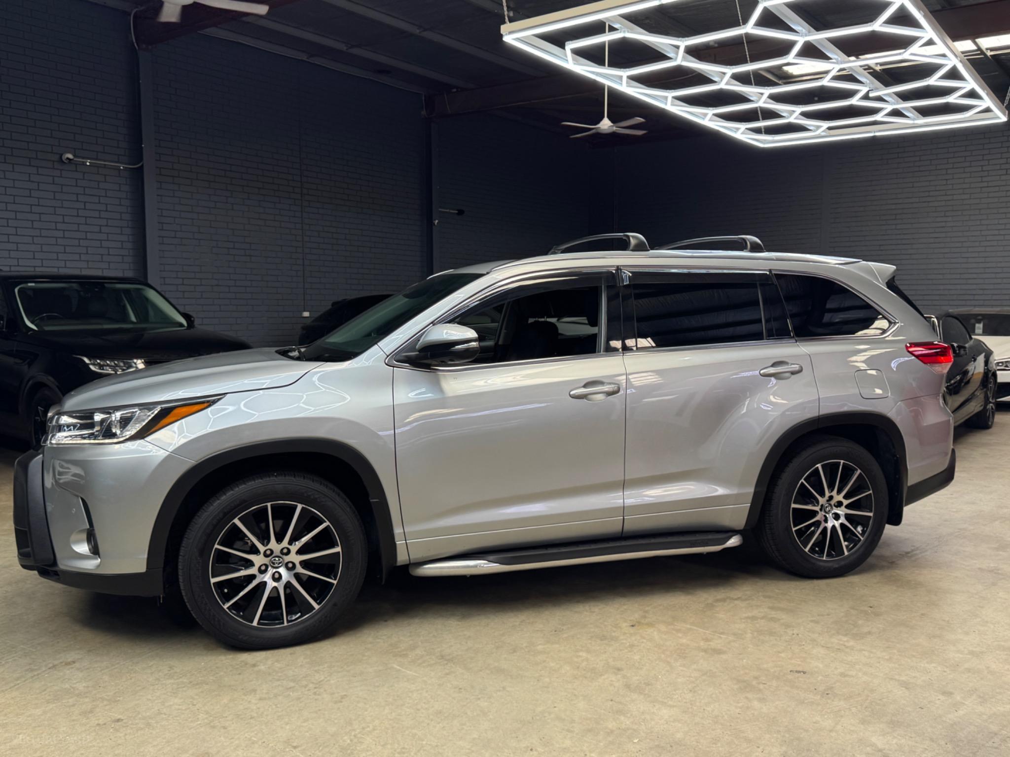 TOYOTA KLUGER