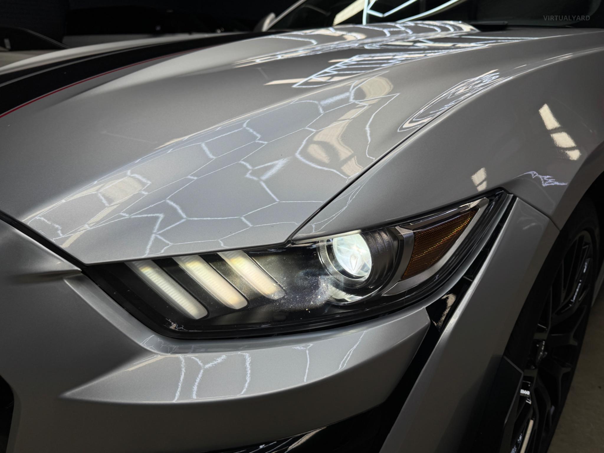 FORD MUSTANG