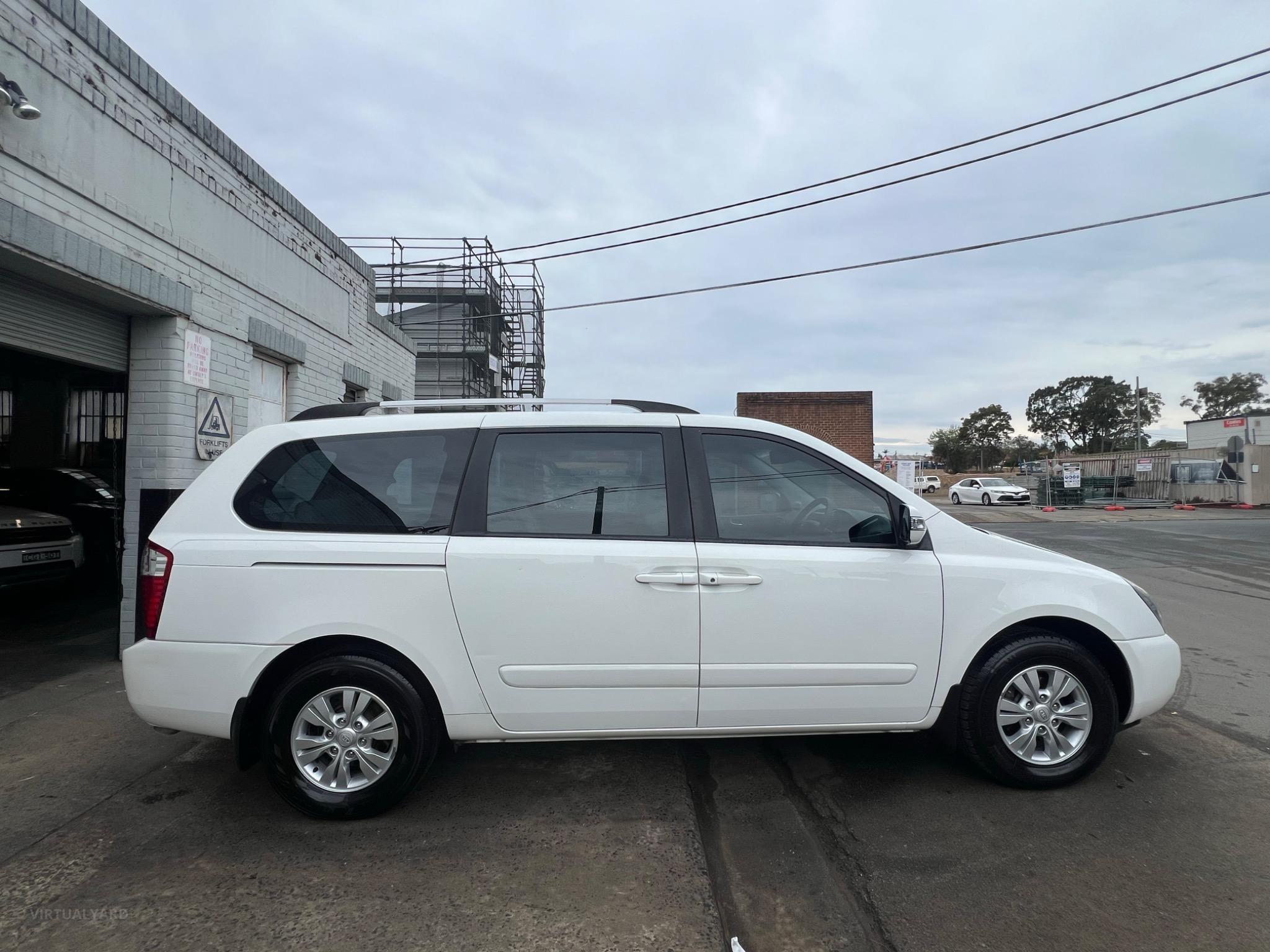 KIA GRAND CARNIVAL