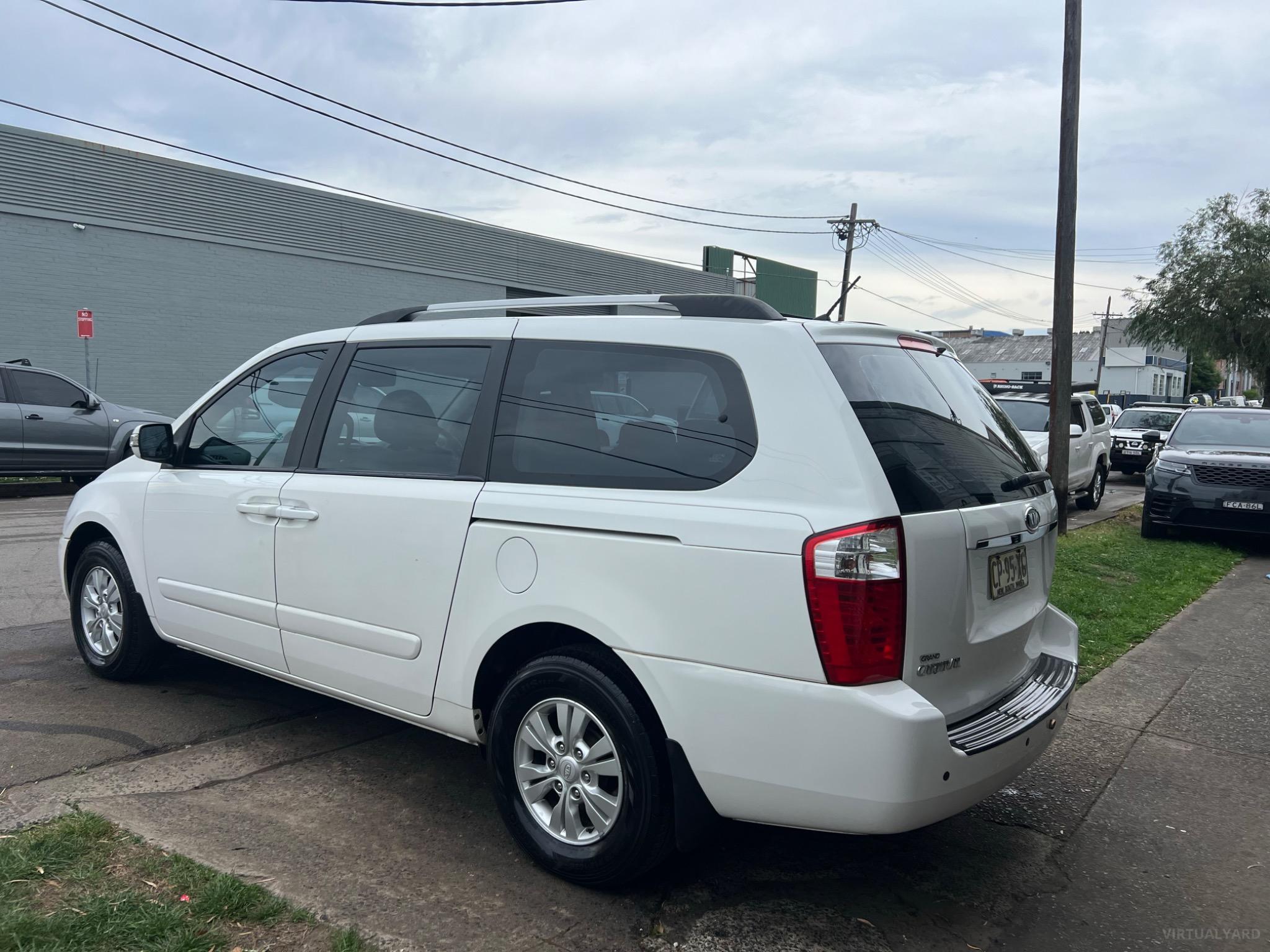 KIA GRAND CARNIVAL