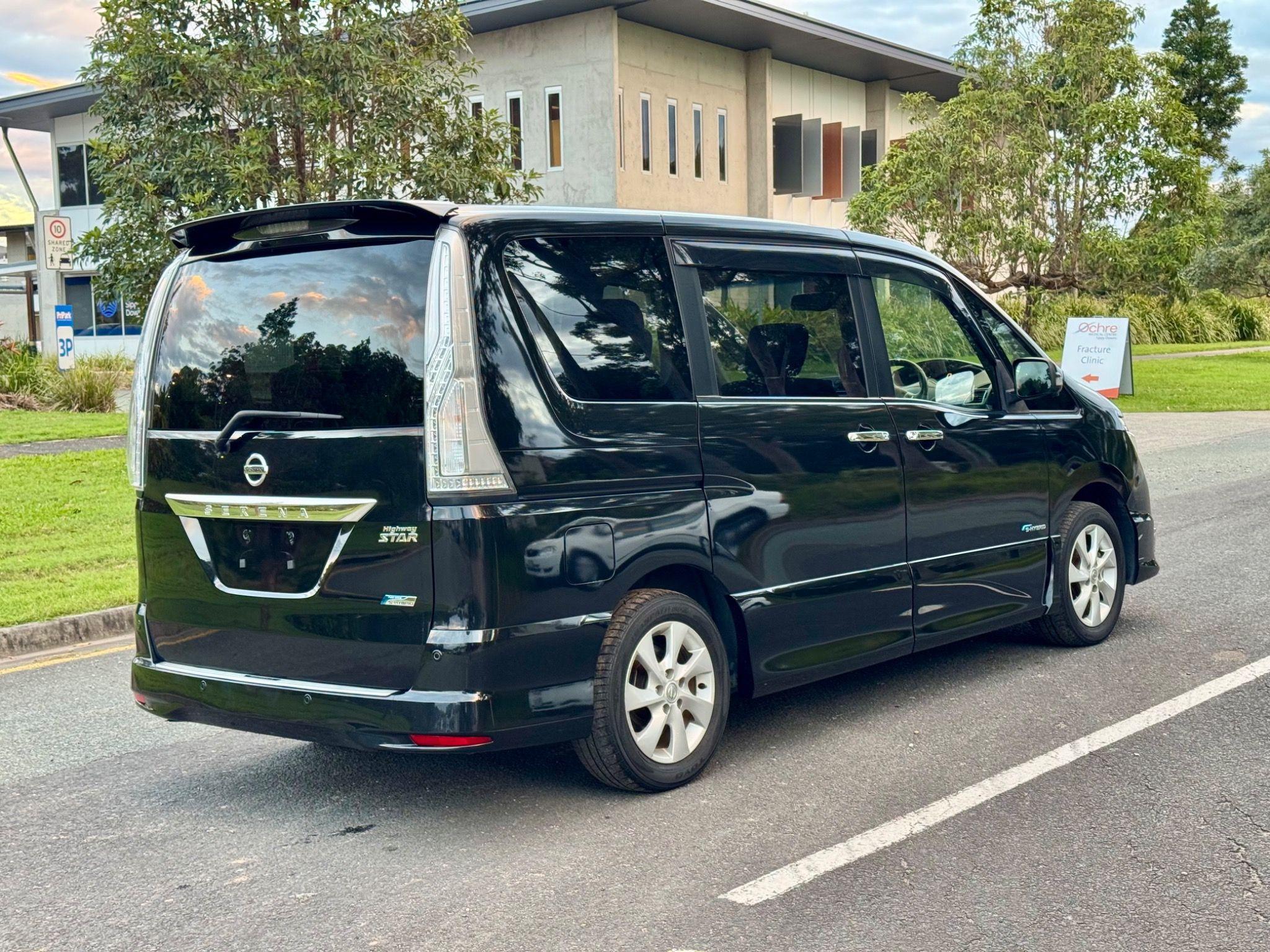 NISSAN SERENA Hybrid 8 Seat