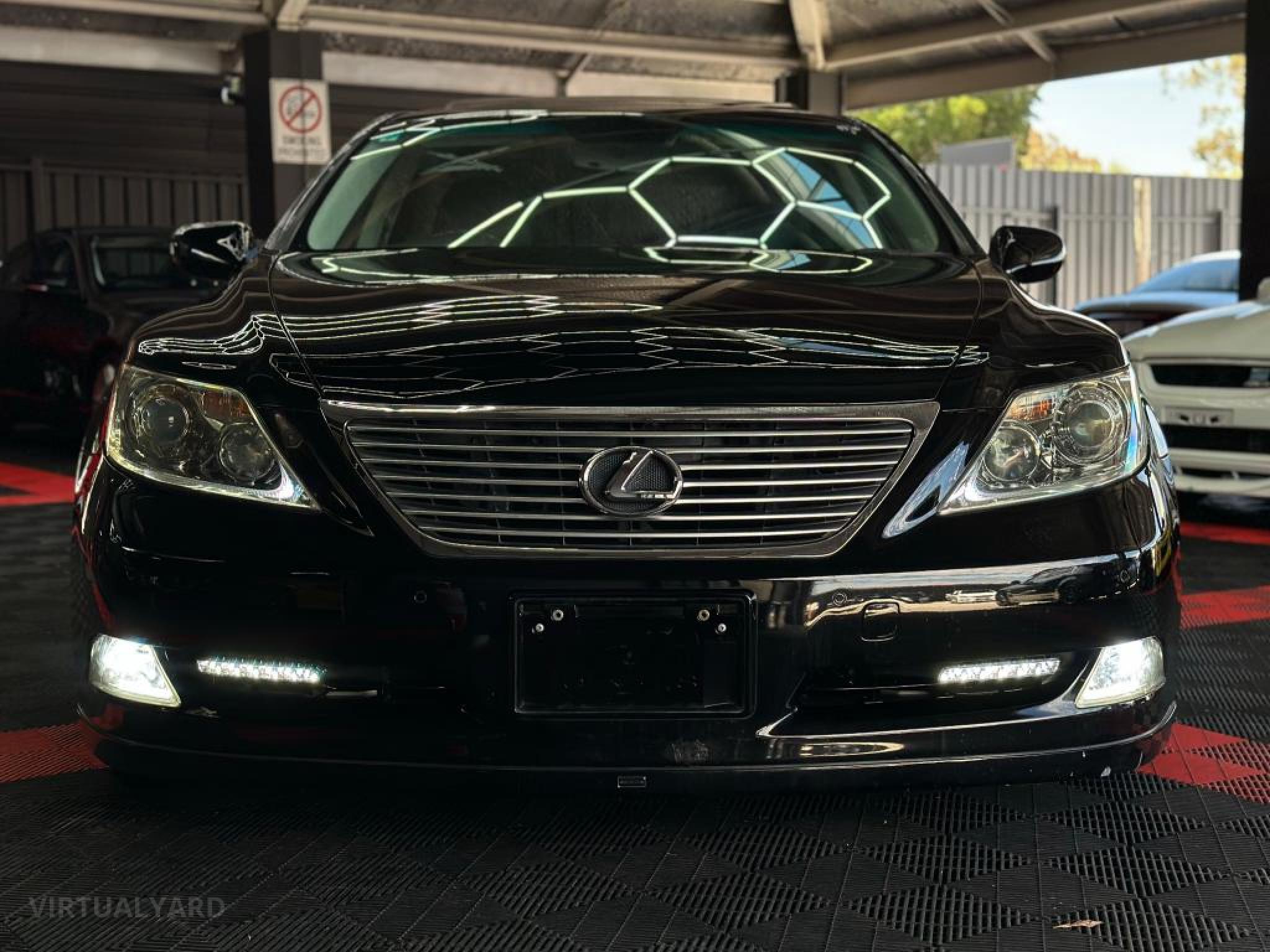 Lexus LS