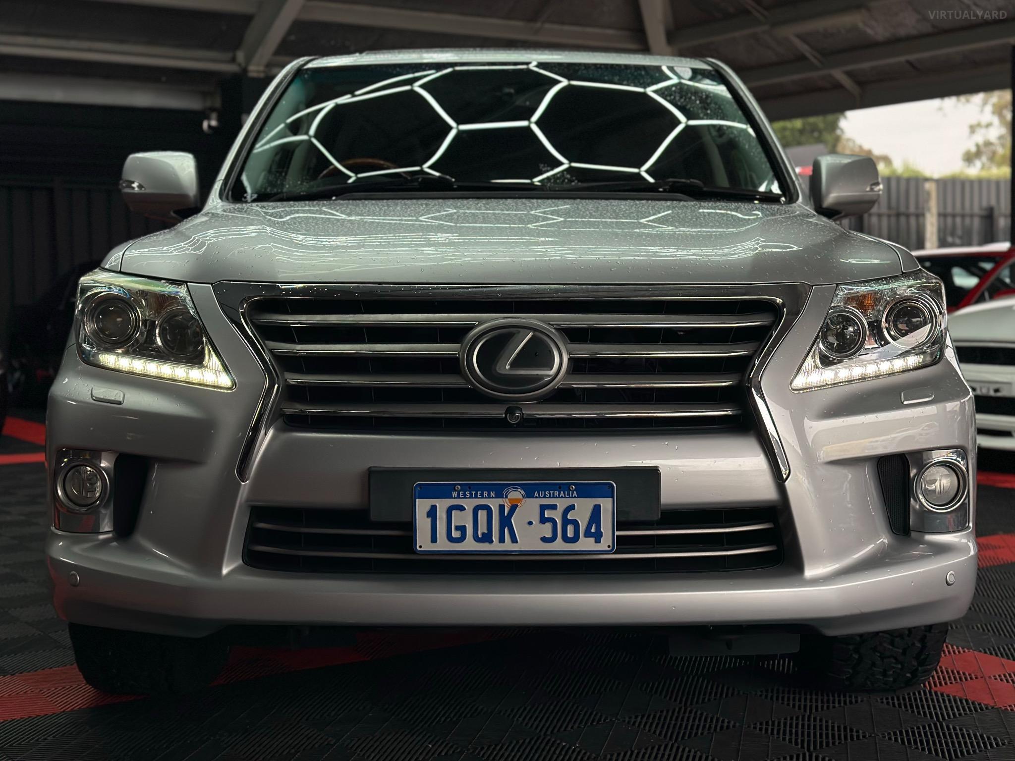 Lexus LX