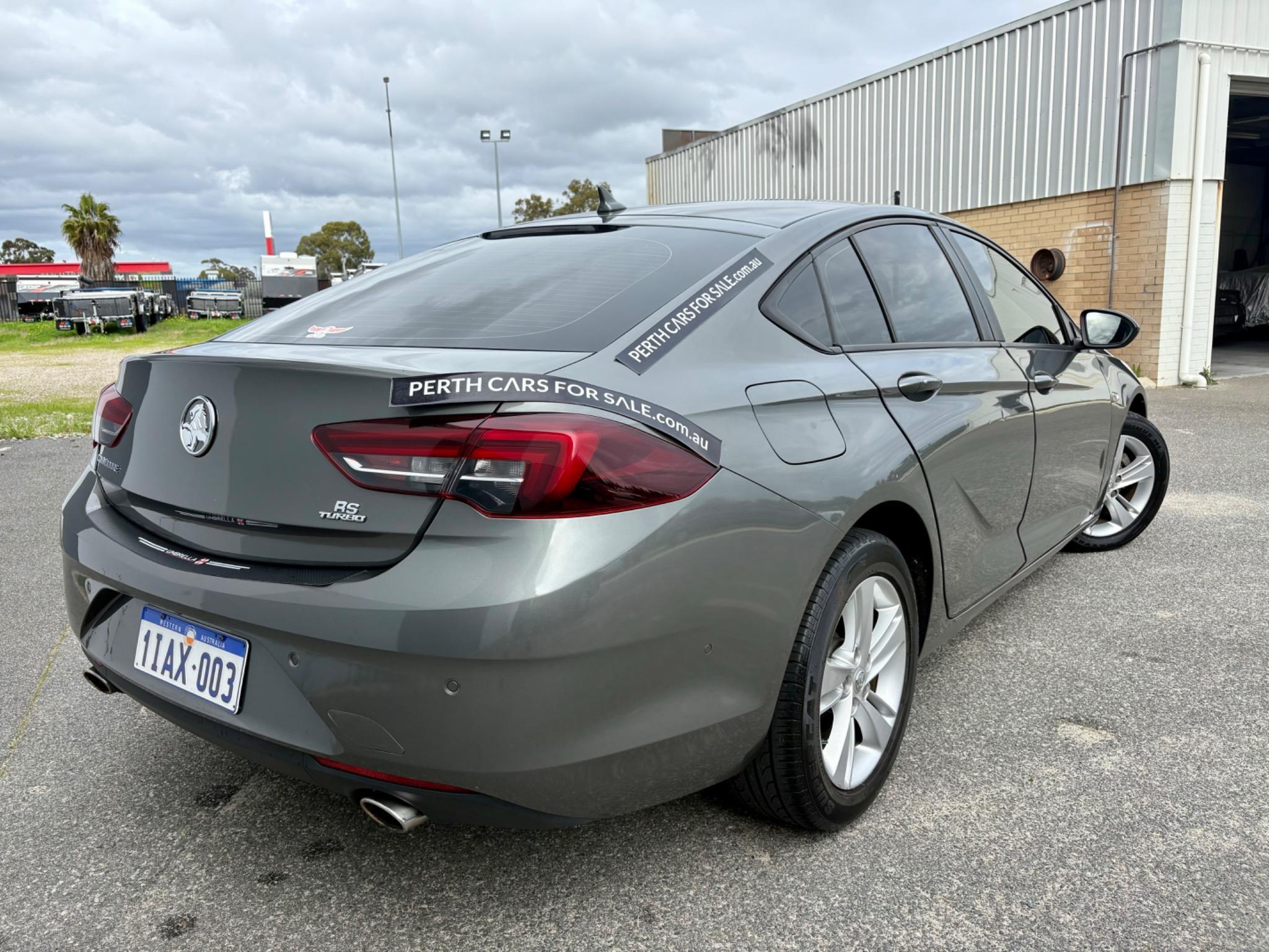 HOLDEN COMMODORE