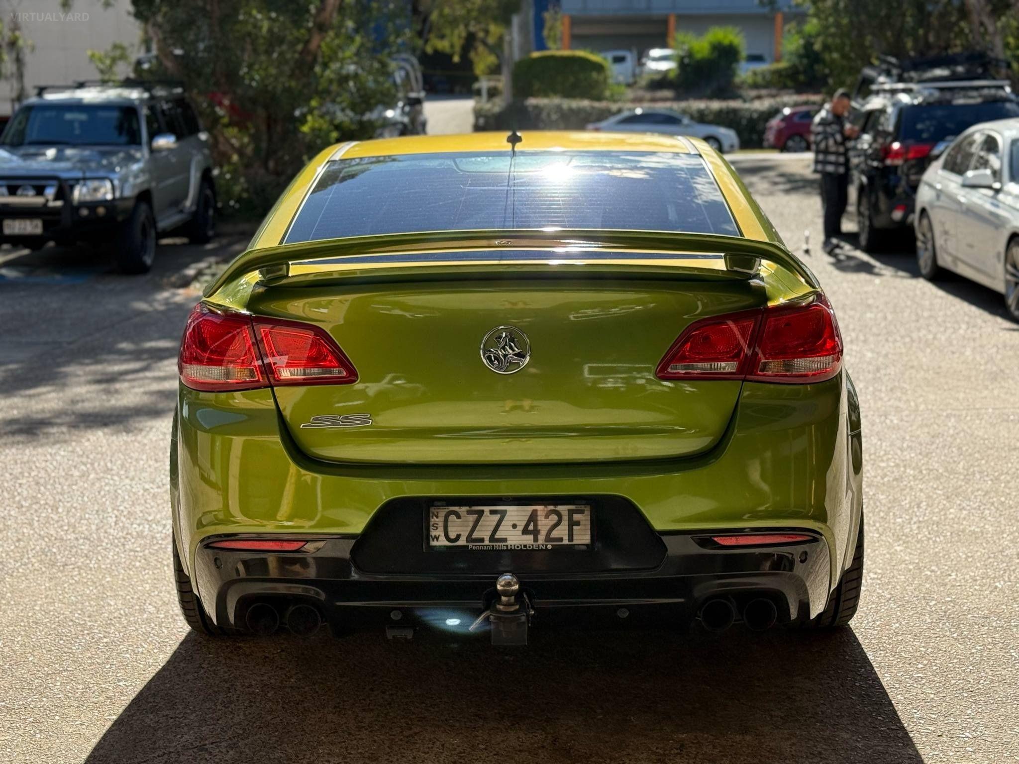 HOLDEN COMMODORE
