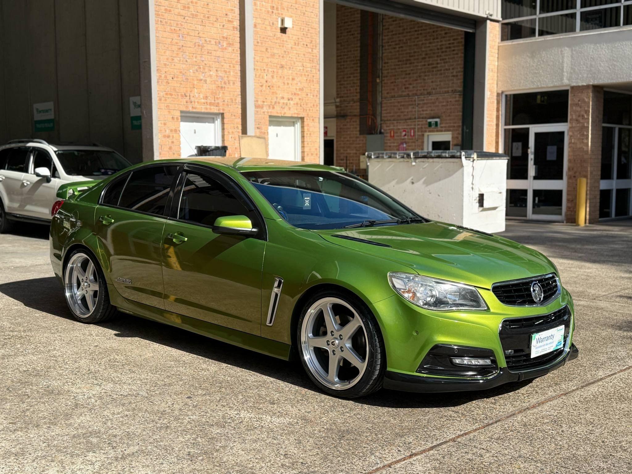 HOLDEN COMMODORE