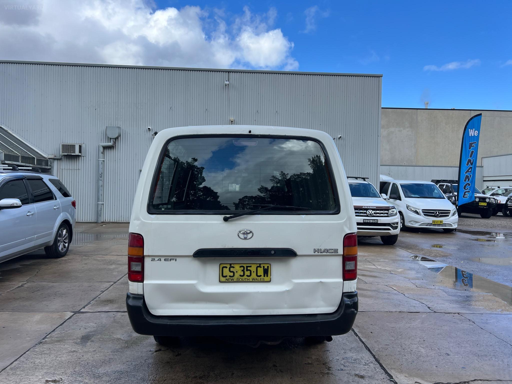 TOYOTA HIACE