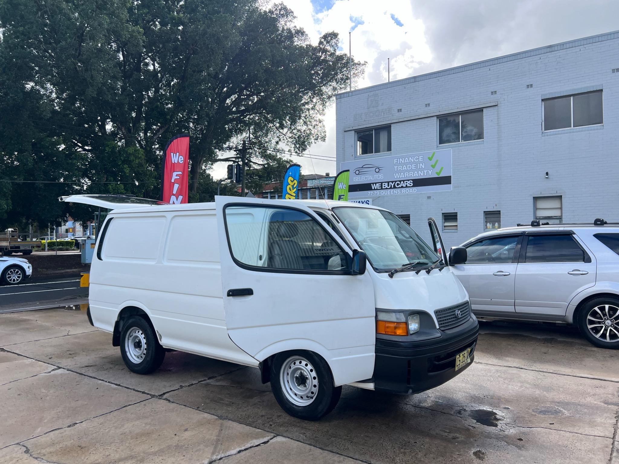 TOYOTA HIACE