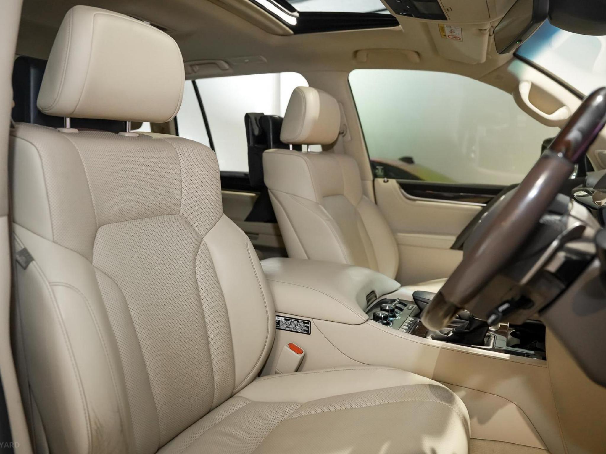 LEXUS LX570