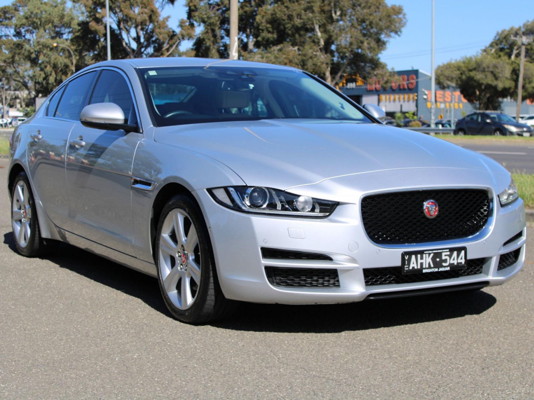 JAGUAR XE