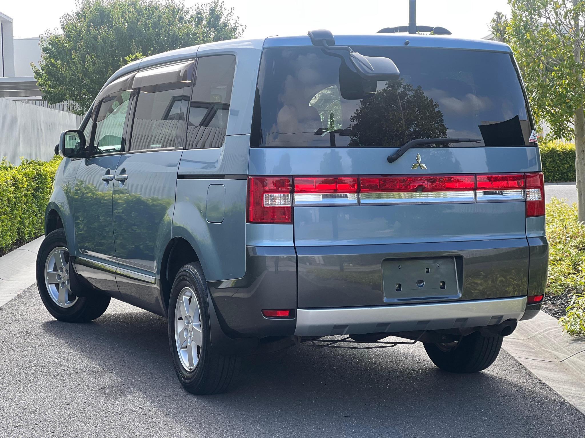 MITSUBISHI DELICA 4WD