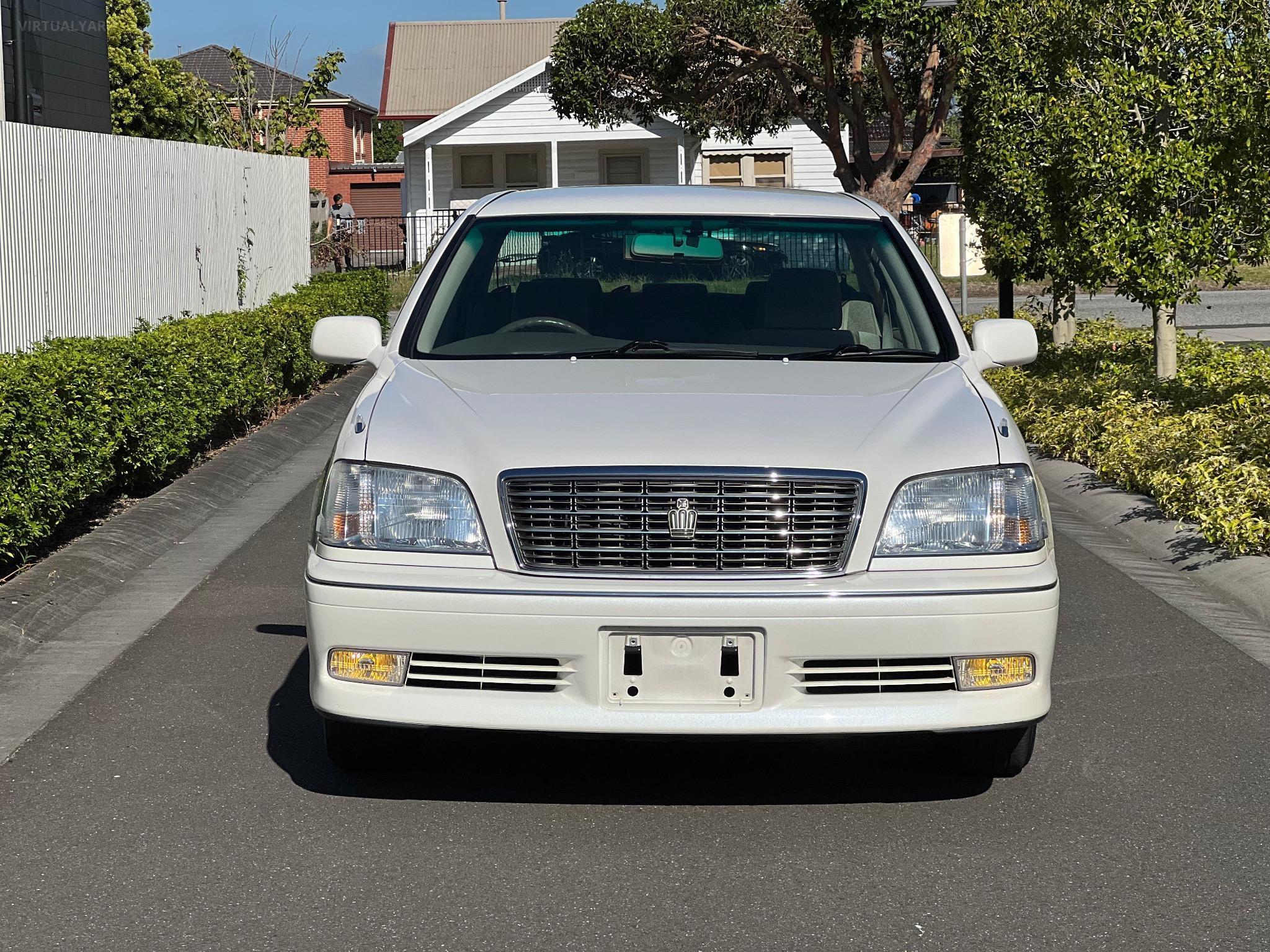 TOYOTA CROWN ROYAL SALON