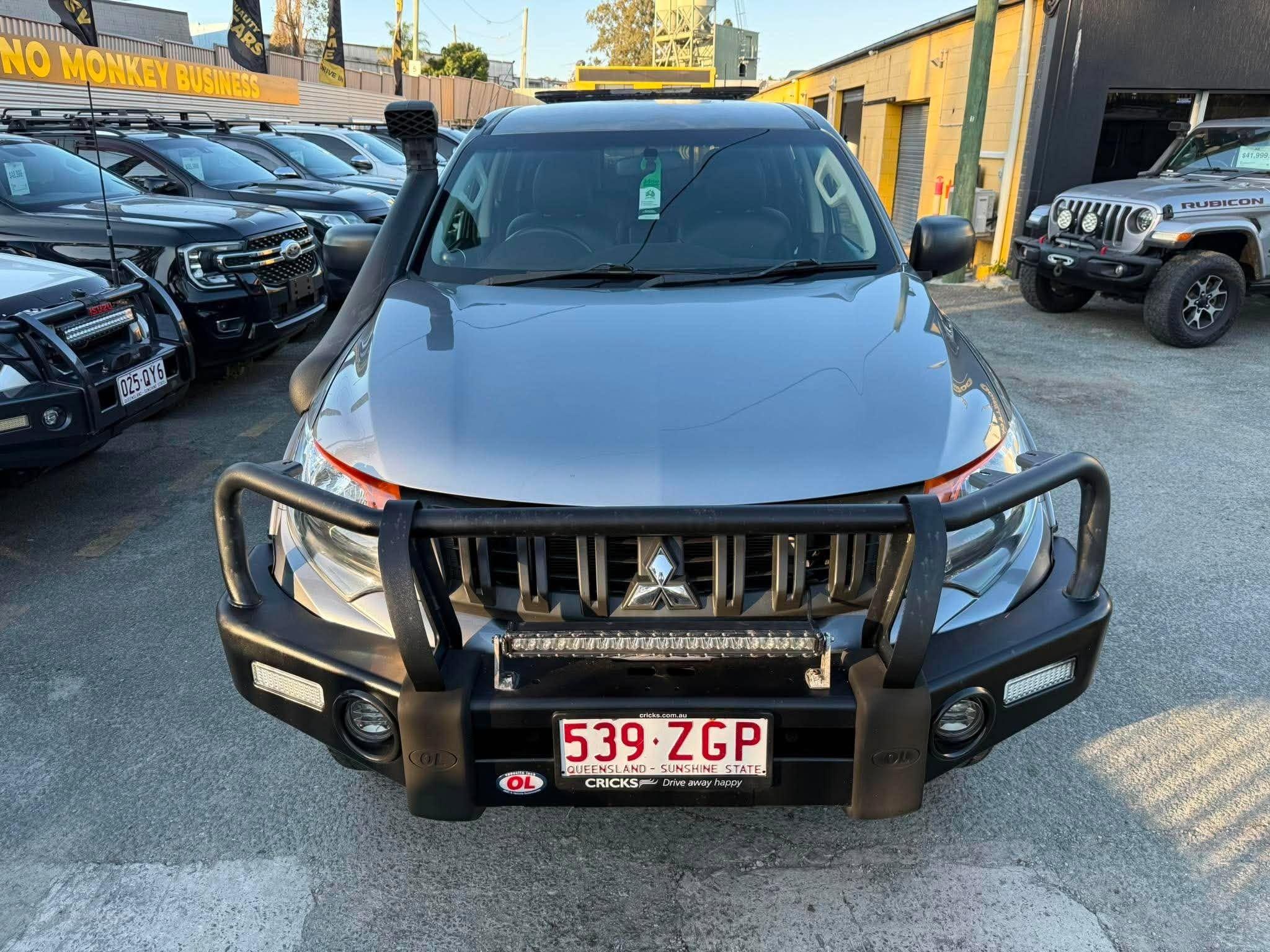 MITSUBISHI TRITON