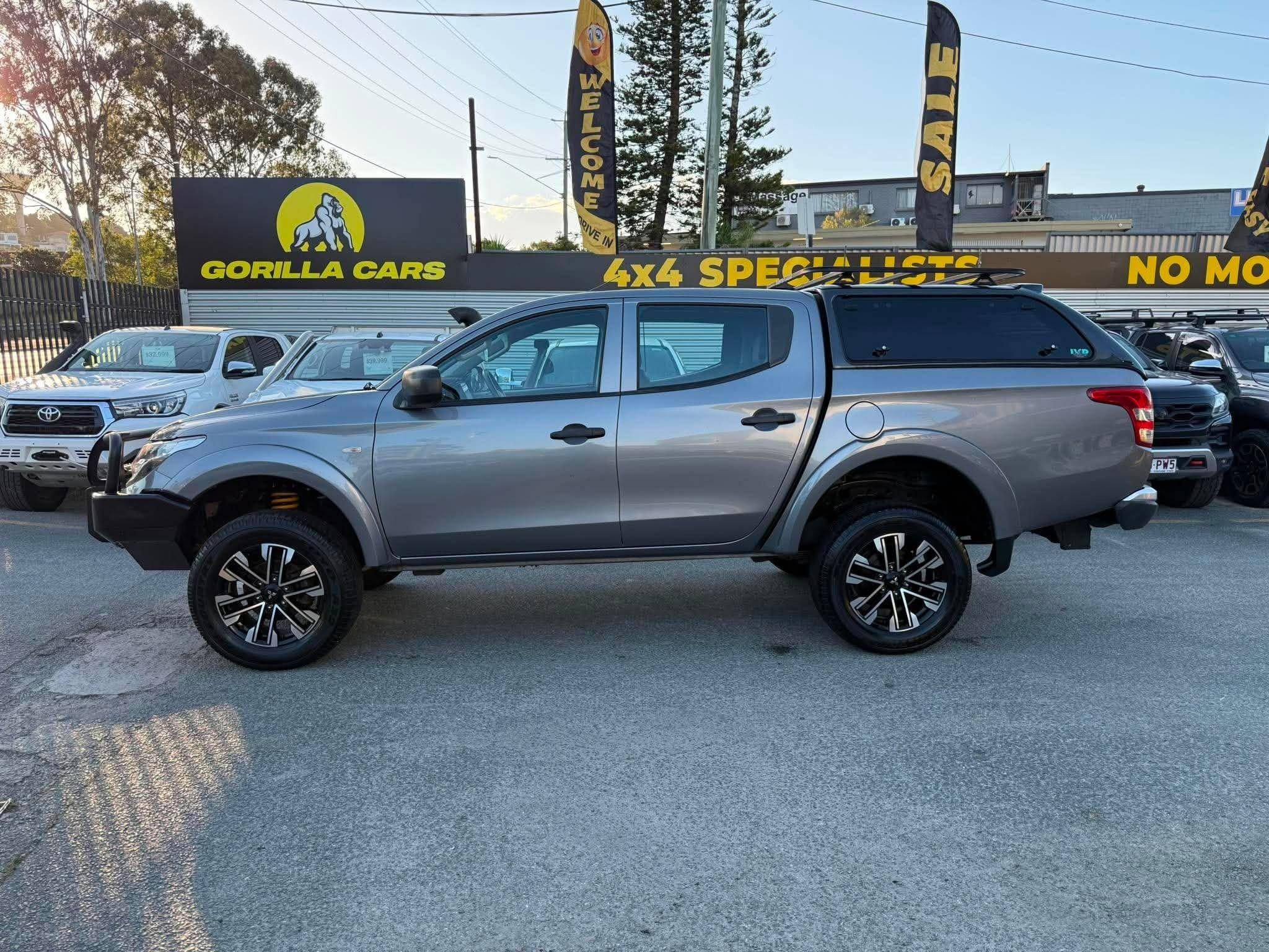 MITSUBISHI TRITON