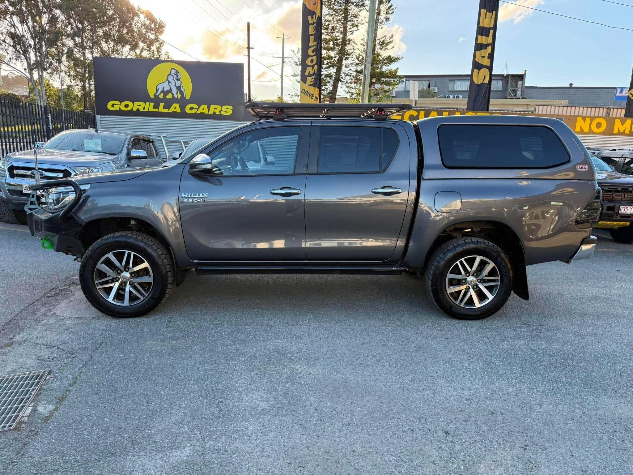 TOYOTA HILUX