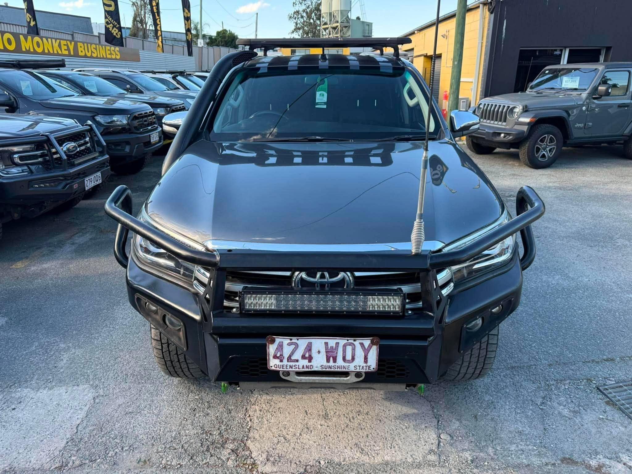 TOYOTA HILUX