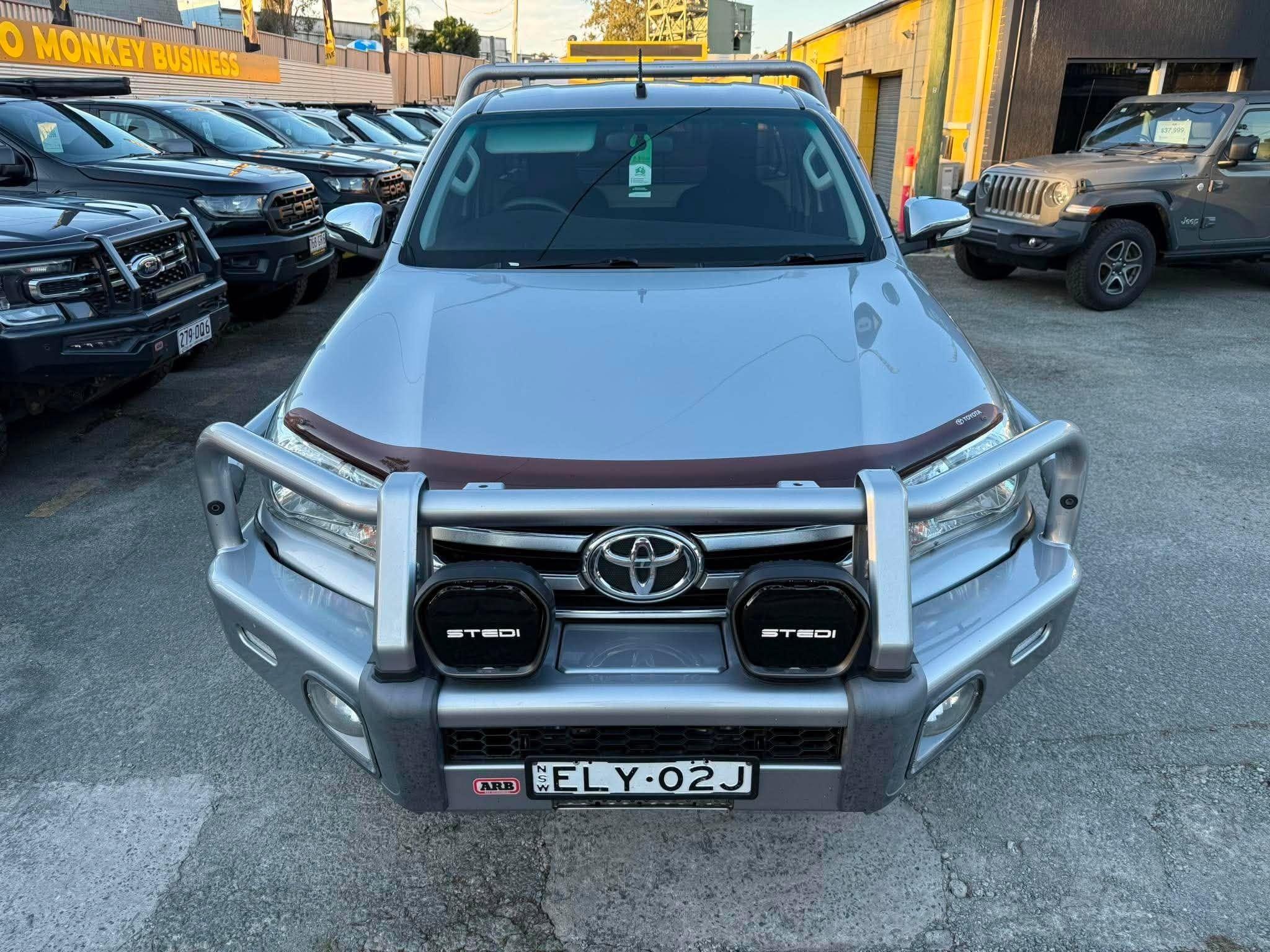 TOYOTA HILUX