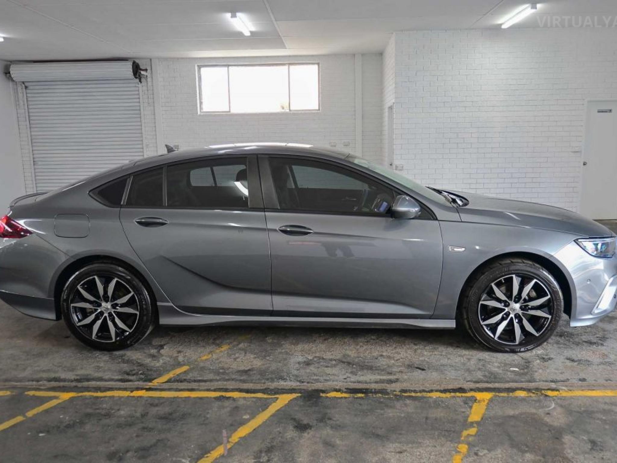 HOLDEN COMMODORE