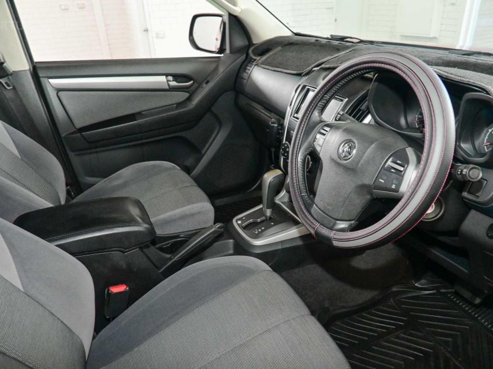 HOLDEN COLORADO 7