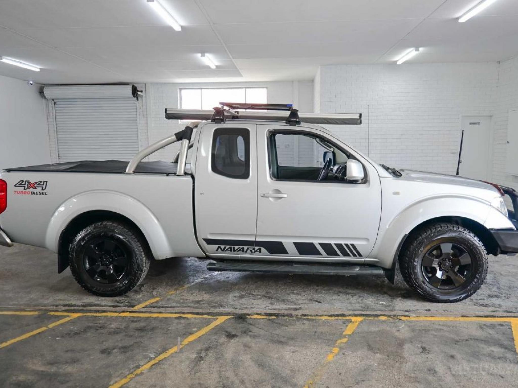 NISSAN NAVARA