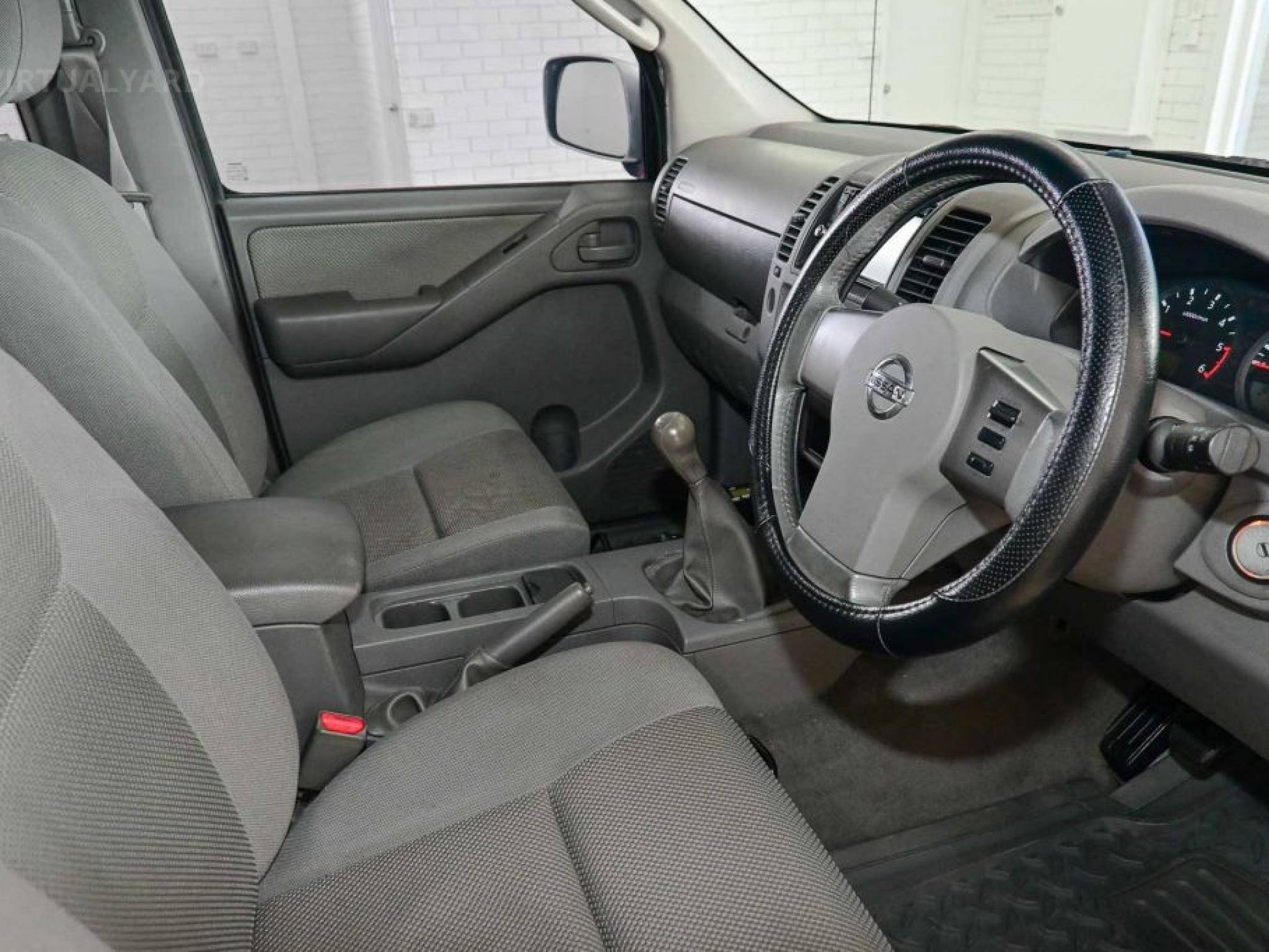 NISSAN NAVARA