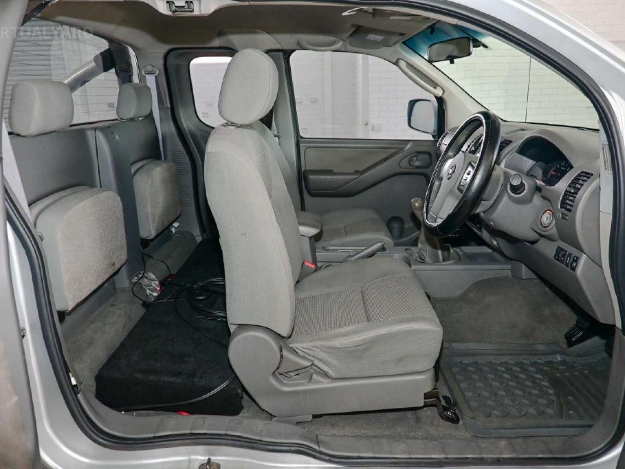 NISSAN NAVARA