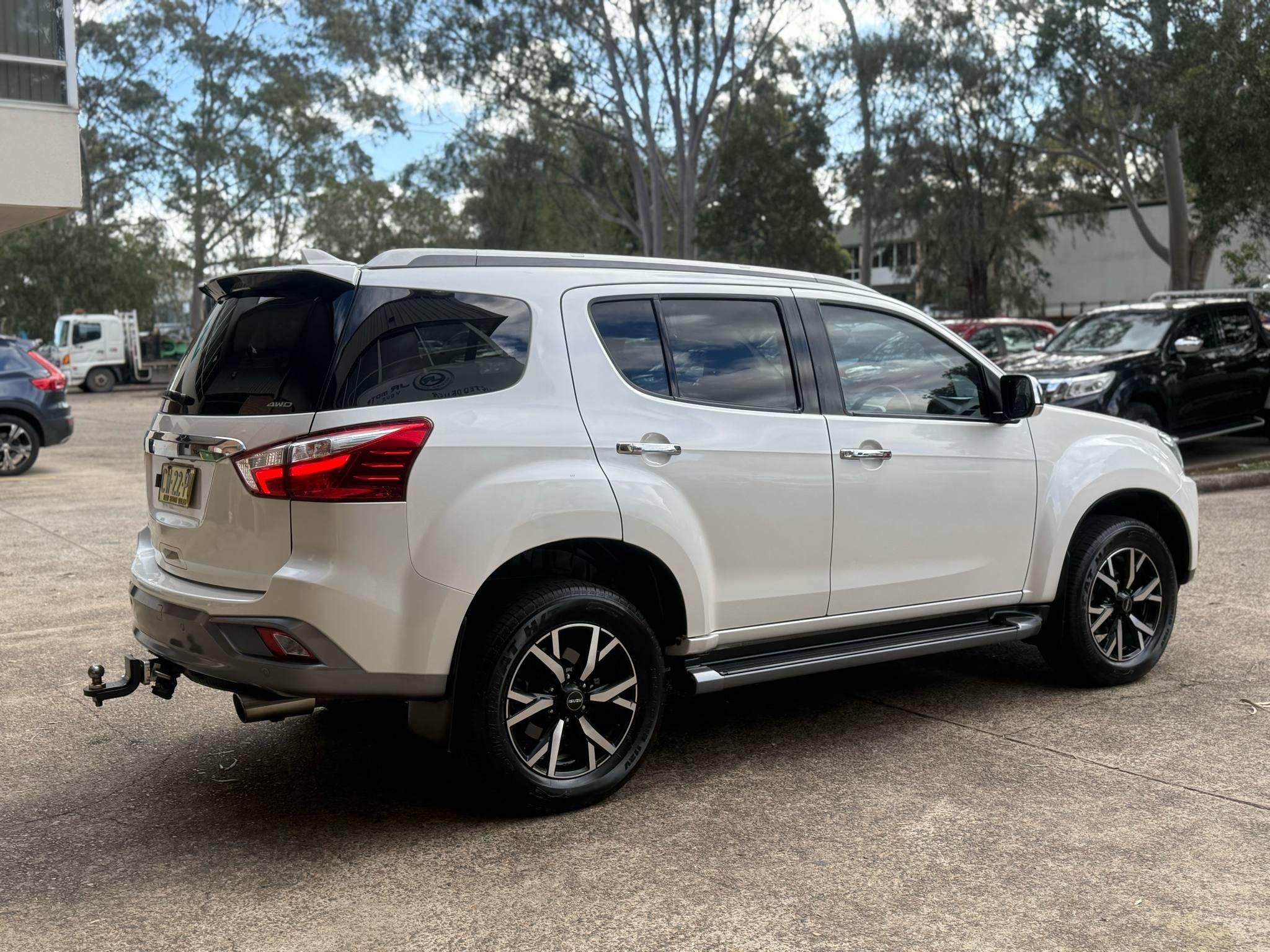 ISUZU MU-X