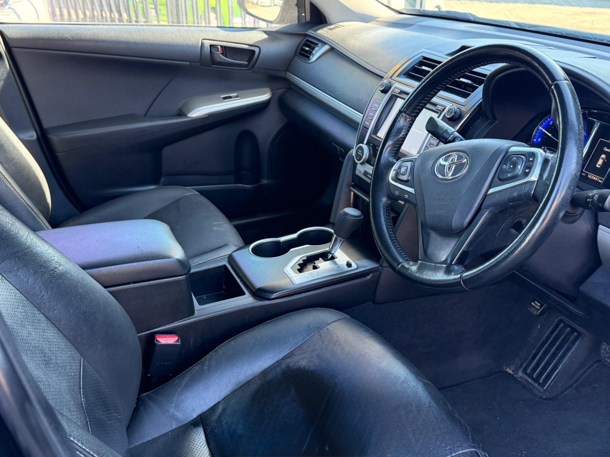 TOYOTA CAMRY