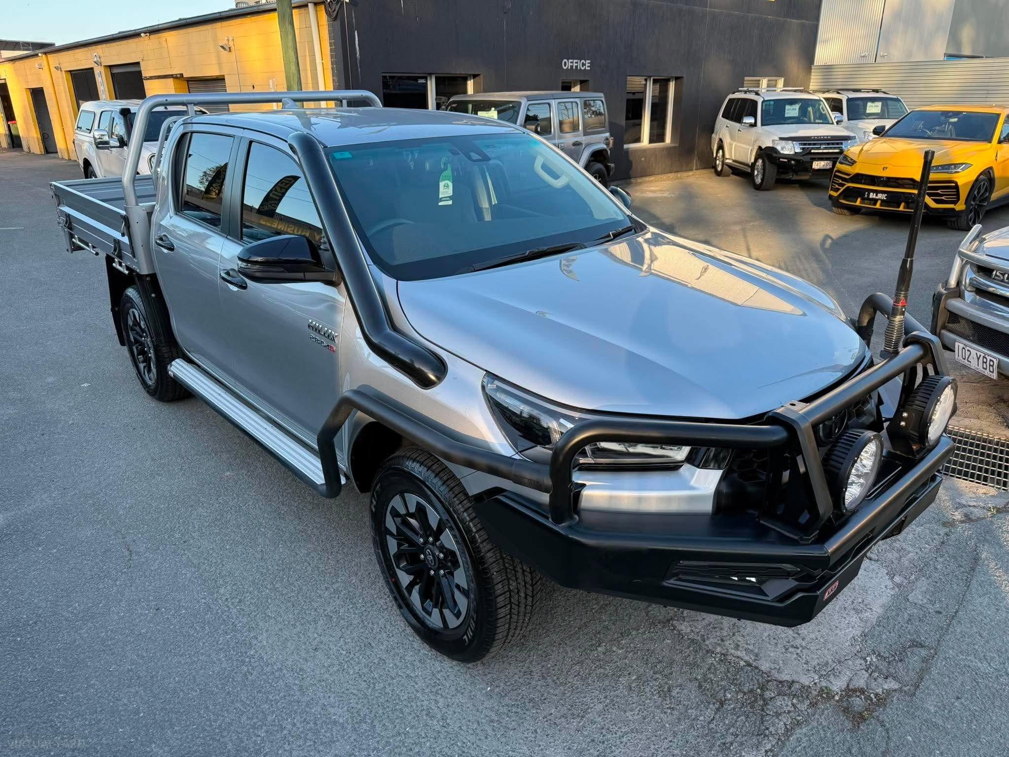 TOYOTA HILUX