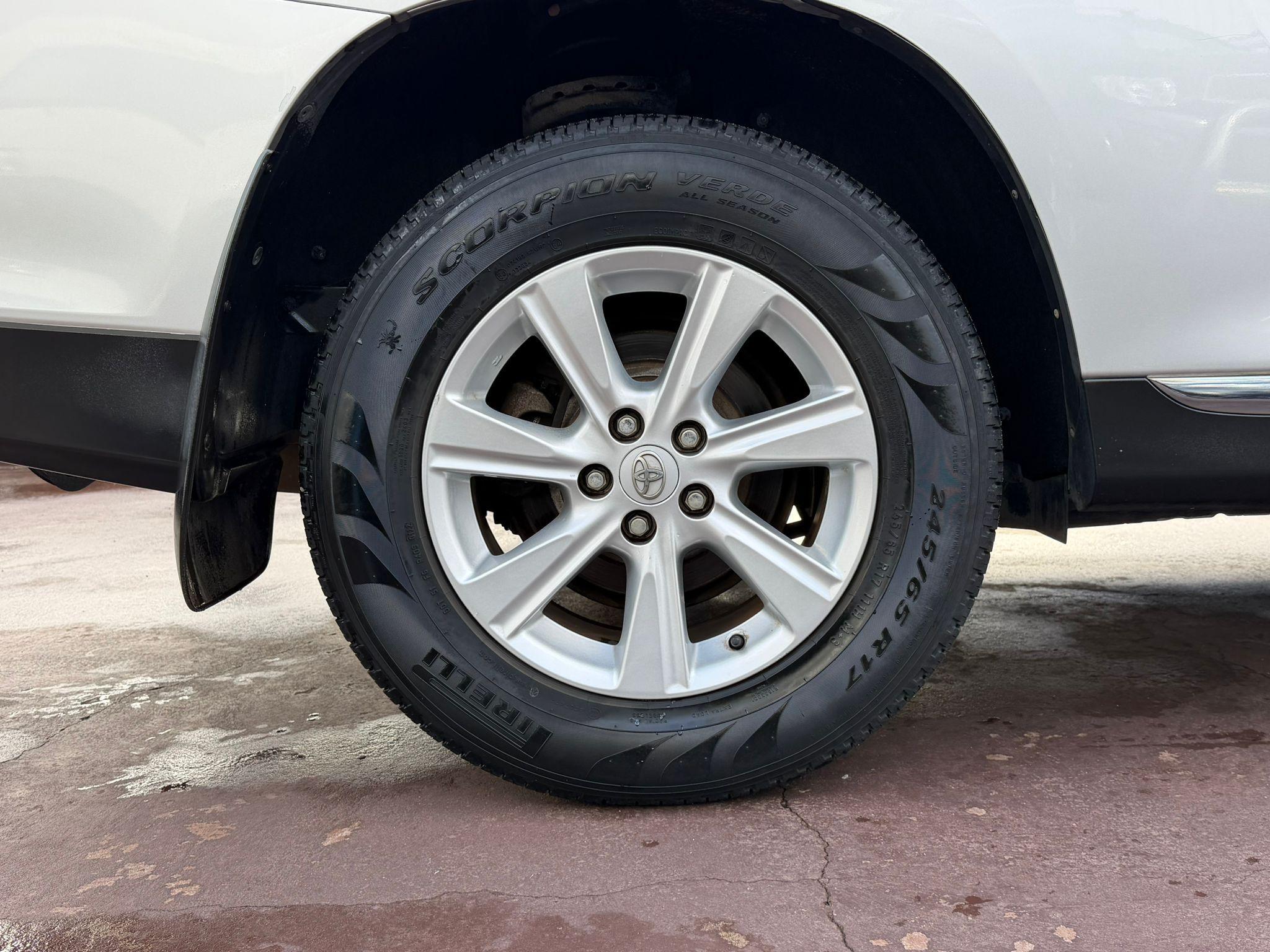 TOYOTA KLUGER