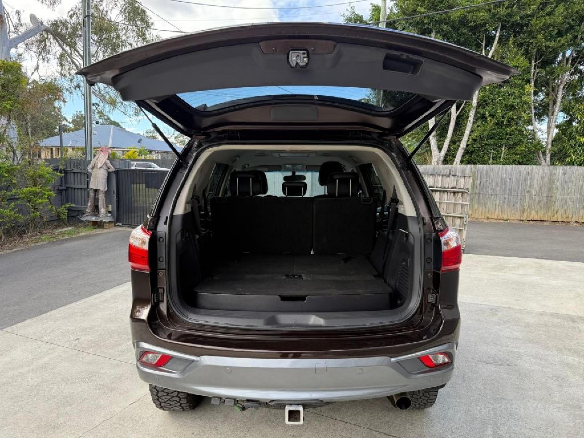 Isuzu MU-X