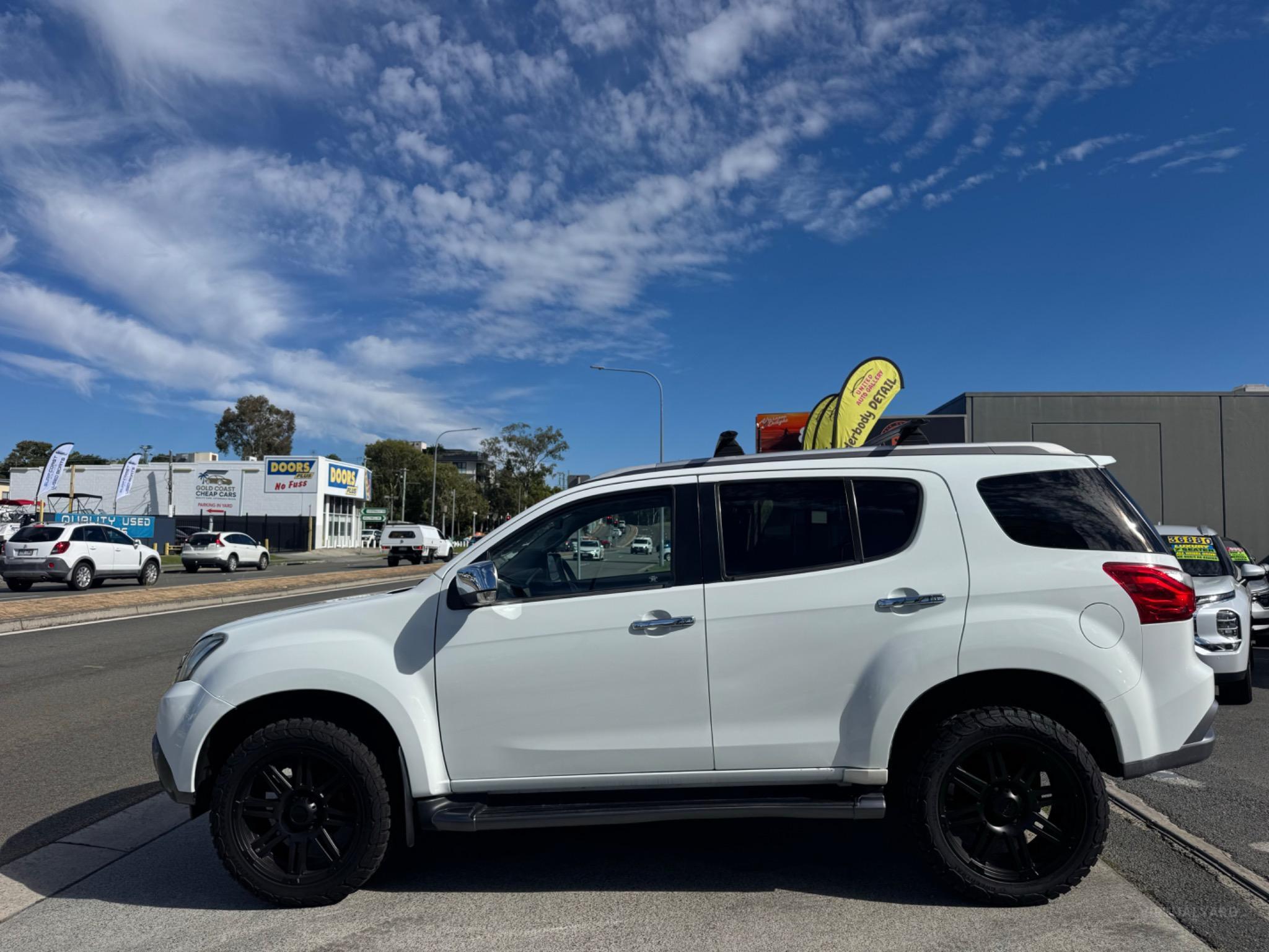 ISUZU MU-X