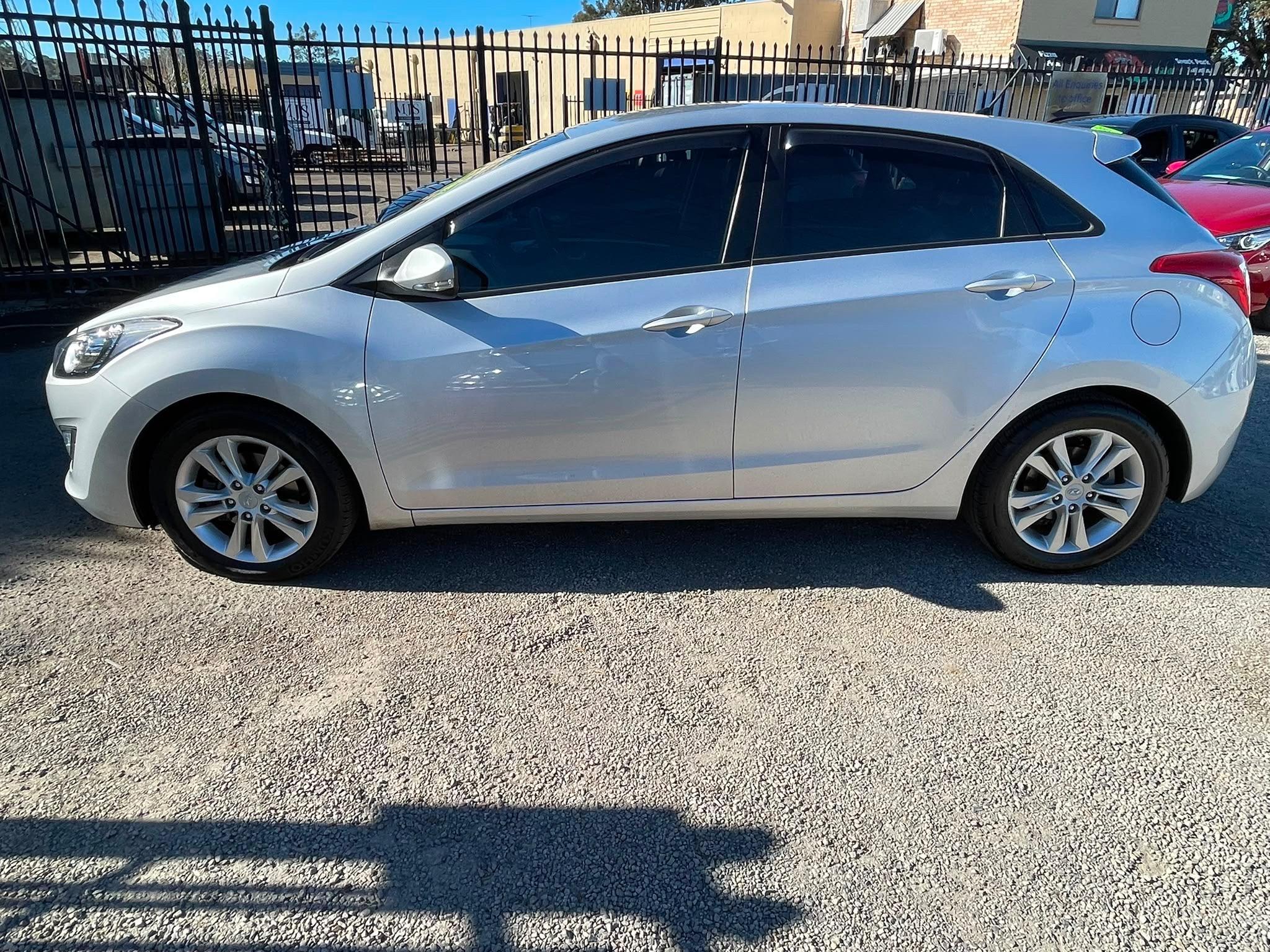 HYUNDAI i30