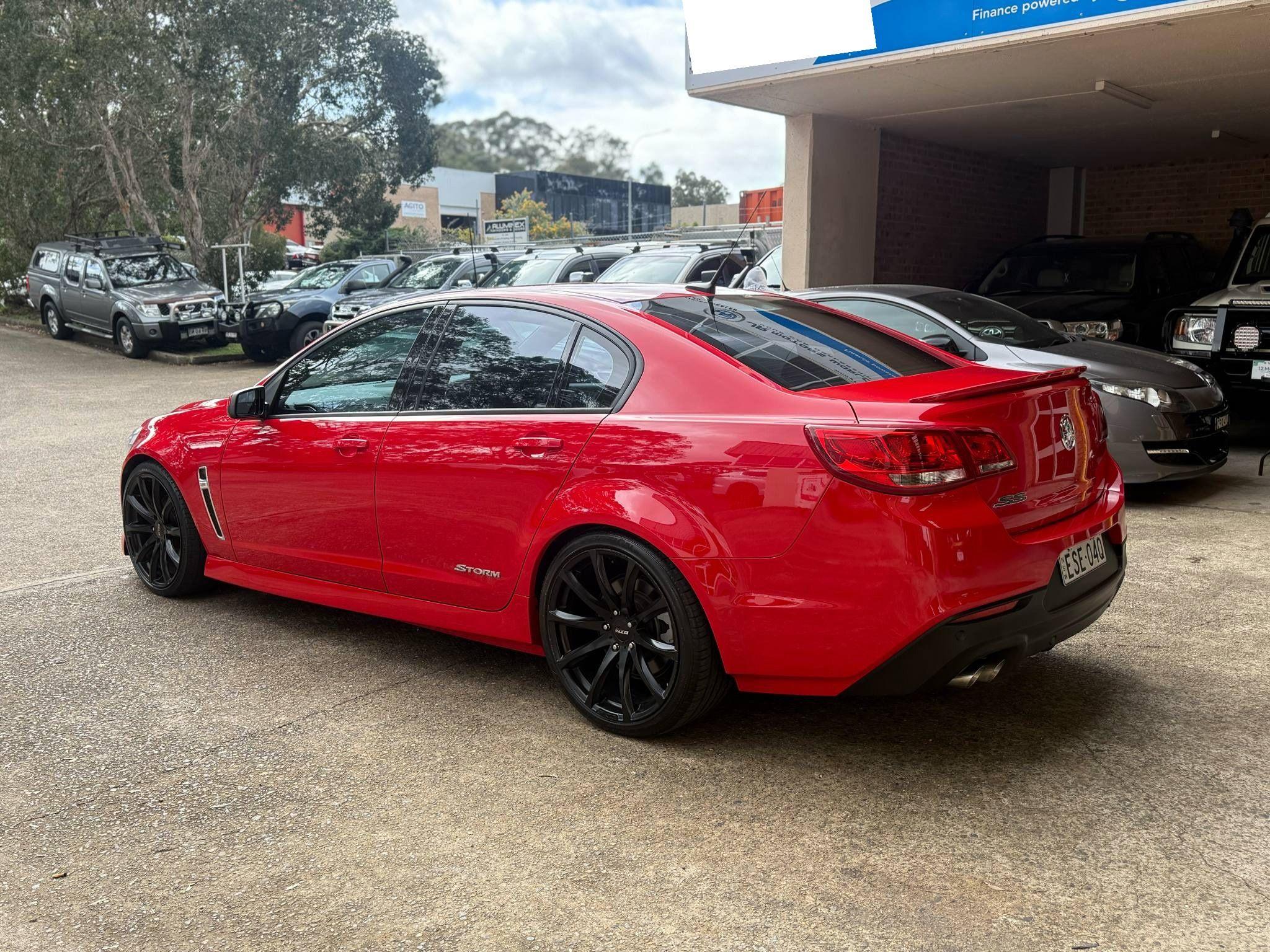 HOLDEN COMMODORE