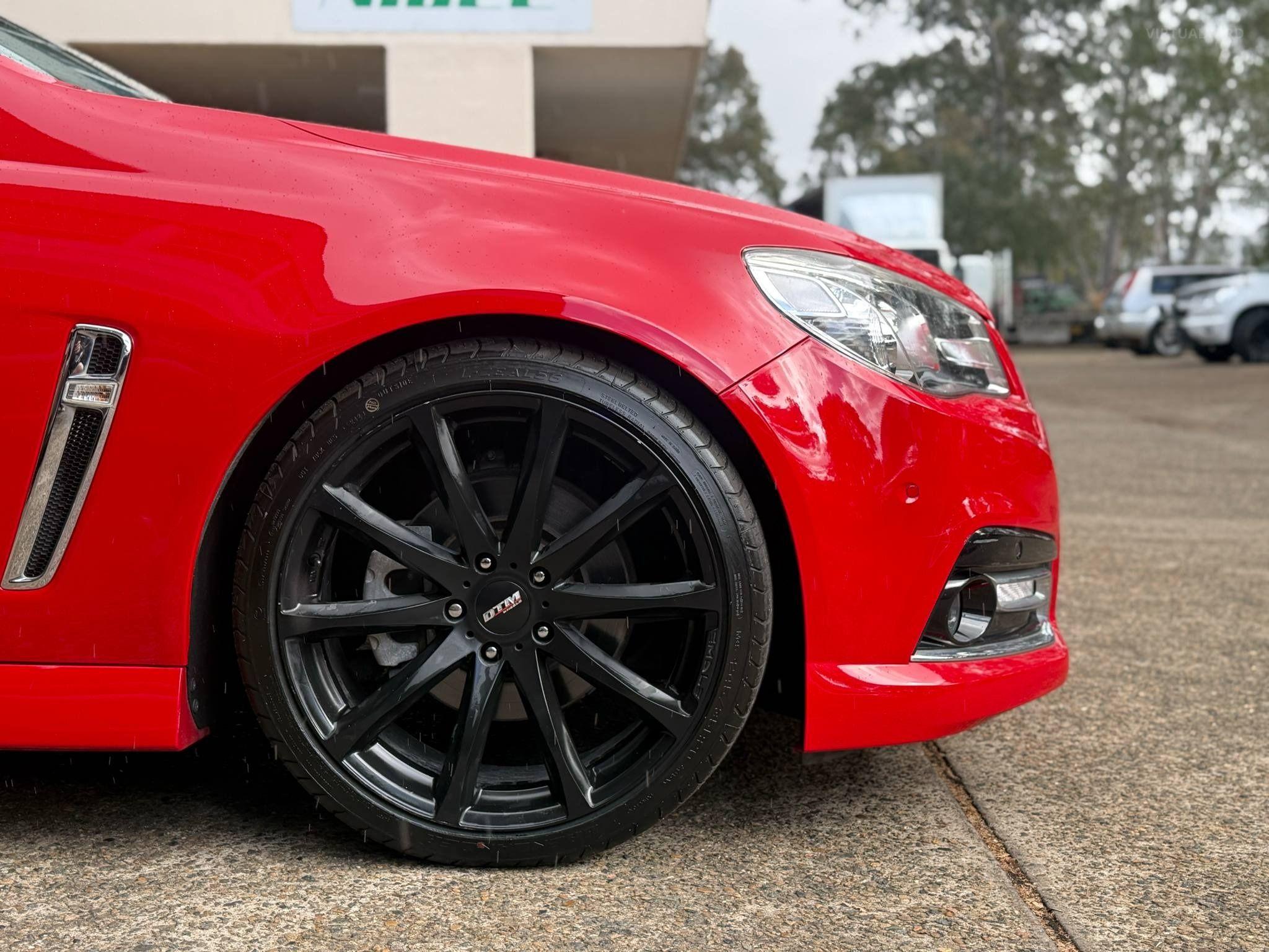 HOLDEN COMMODORE