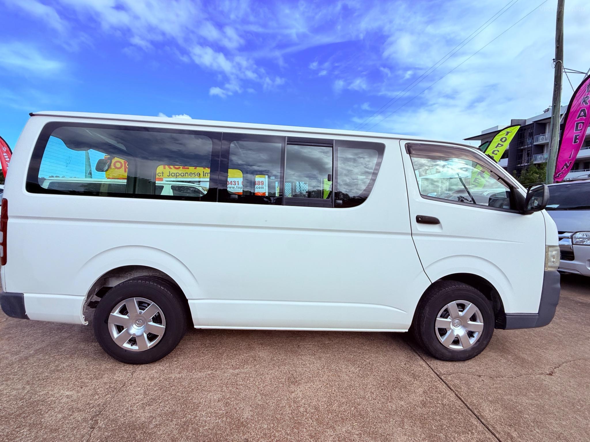 TOYOTA HIACE