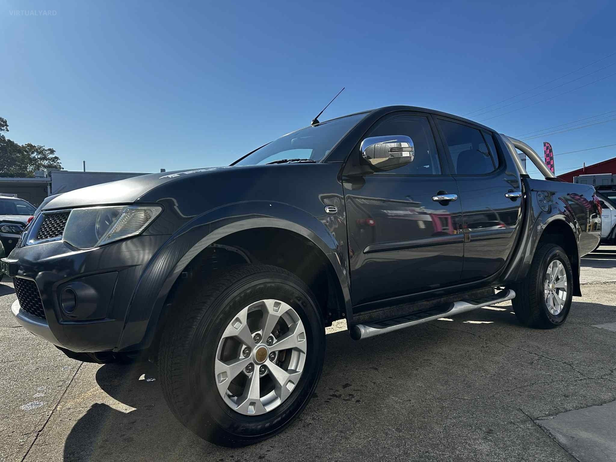 MITSUBISHI TRITON