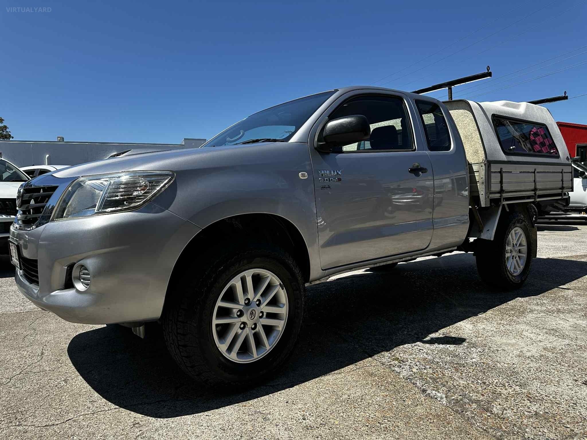 TOYOTA HILUX