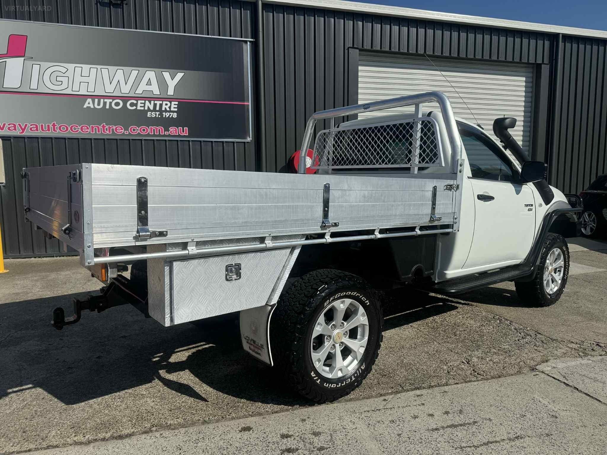 MITSUBISHI TRITON