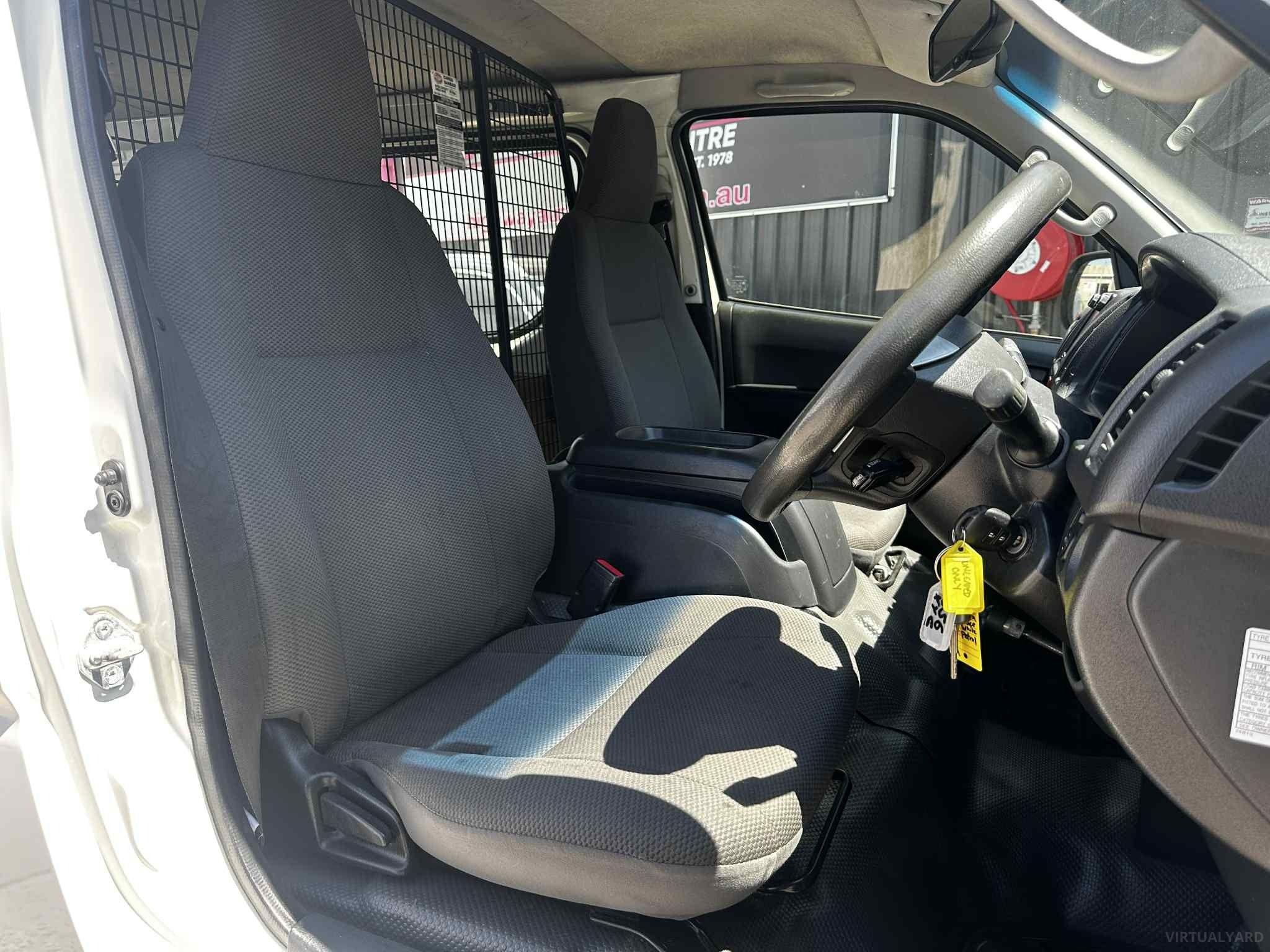 TOYOTA HIACE