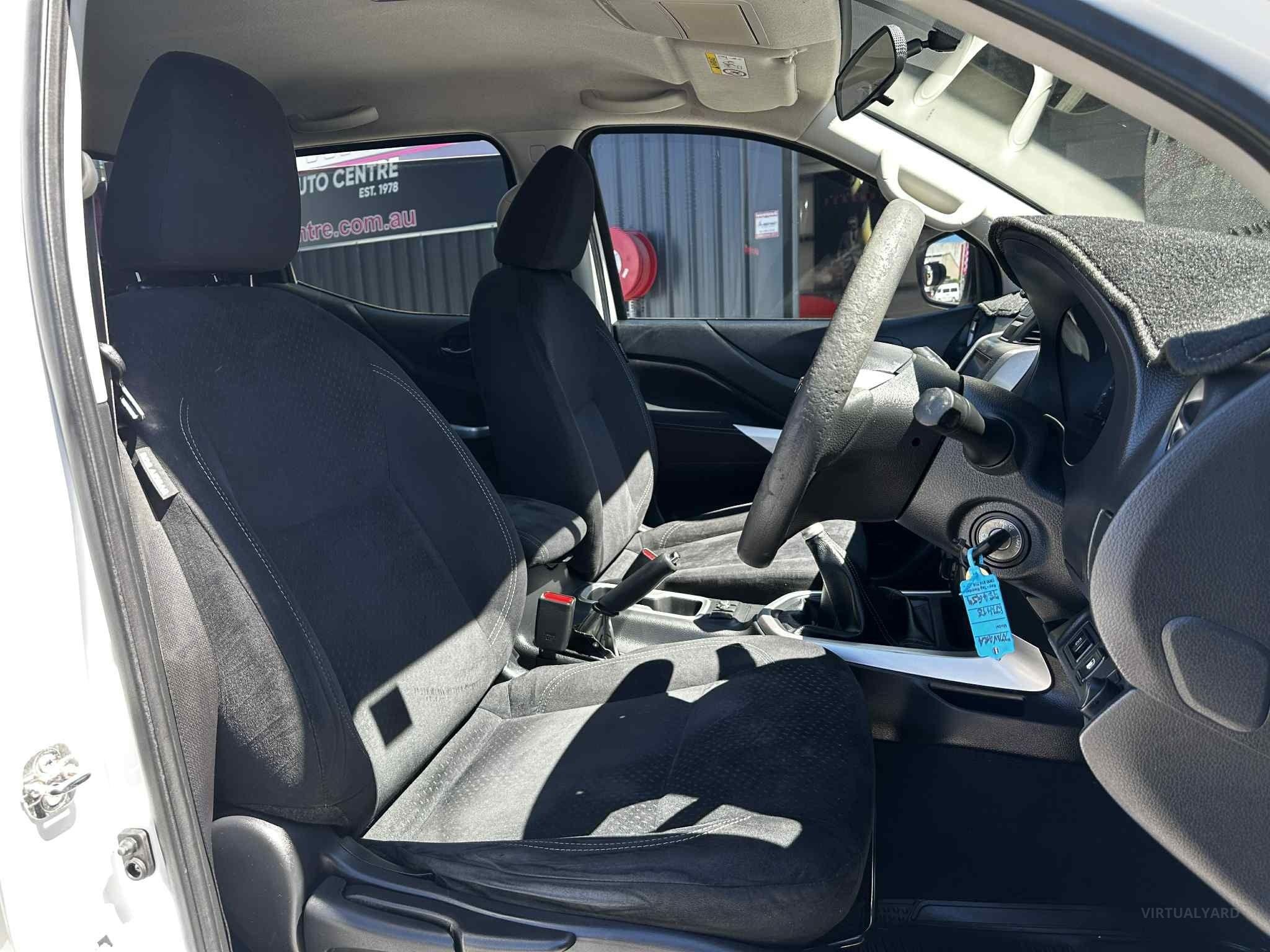 NISSAN NAVARA